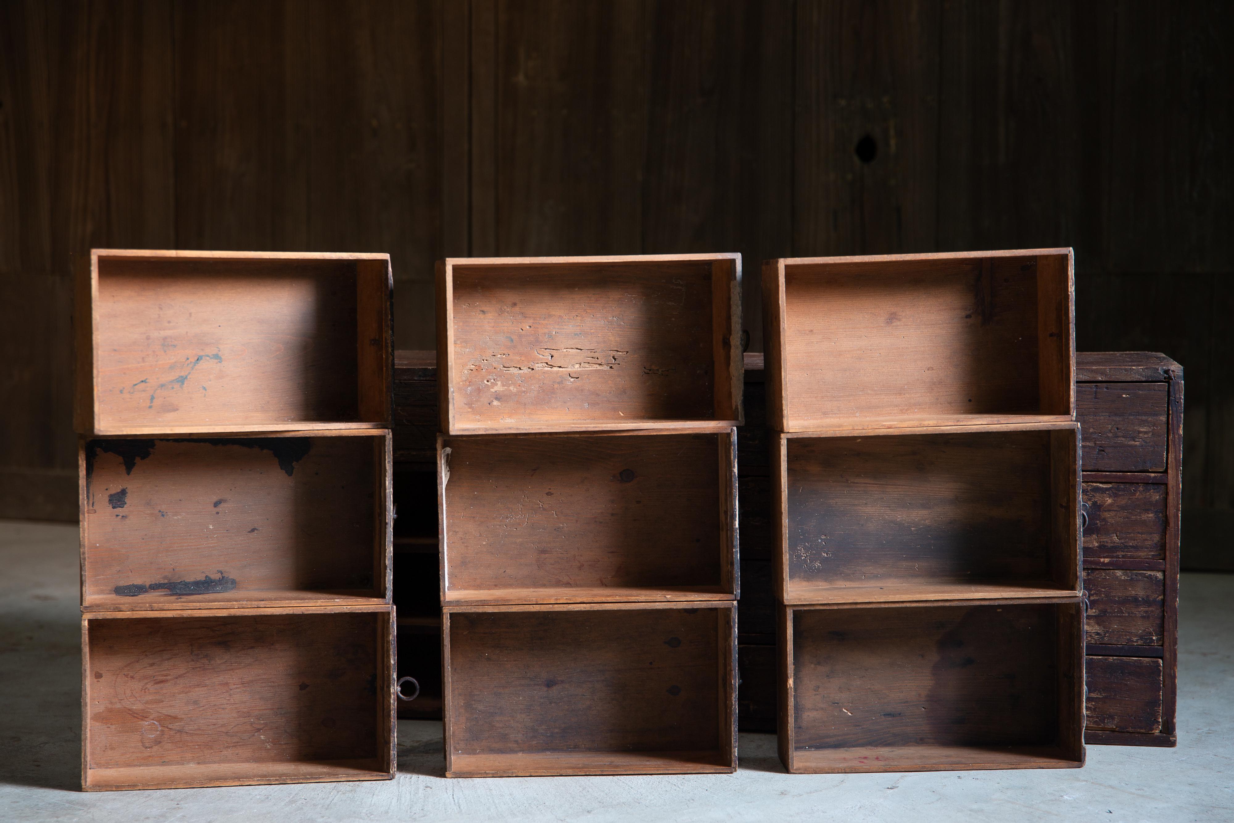 1860er japanische antike Tansu Medizin Kommode & Schwert Lagerung wabi sabi im Angebot 11