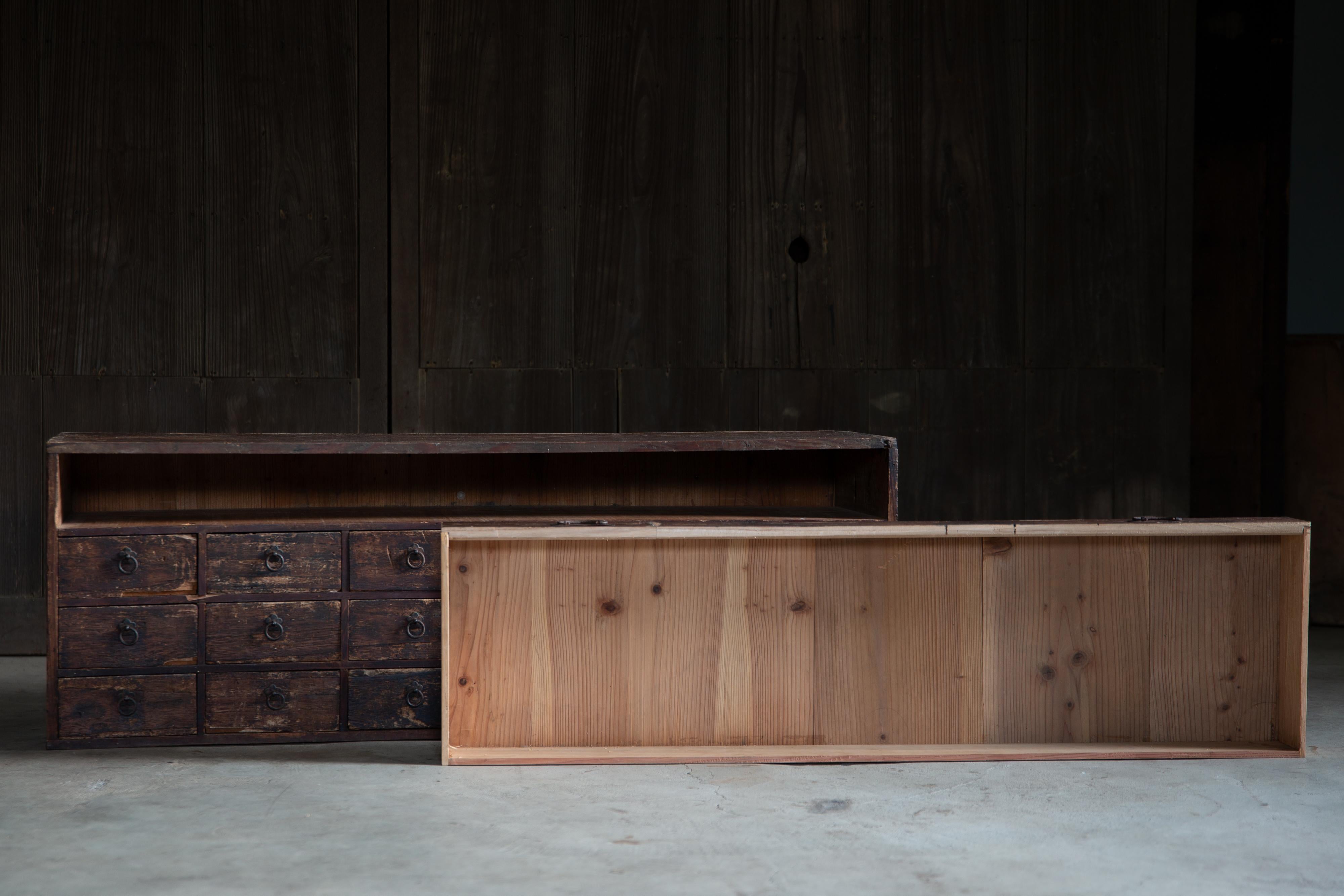 1860er japanische antike Tansu Medizin Kommode & Schwert Lagerung wabi sabi im Angebot 12