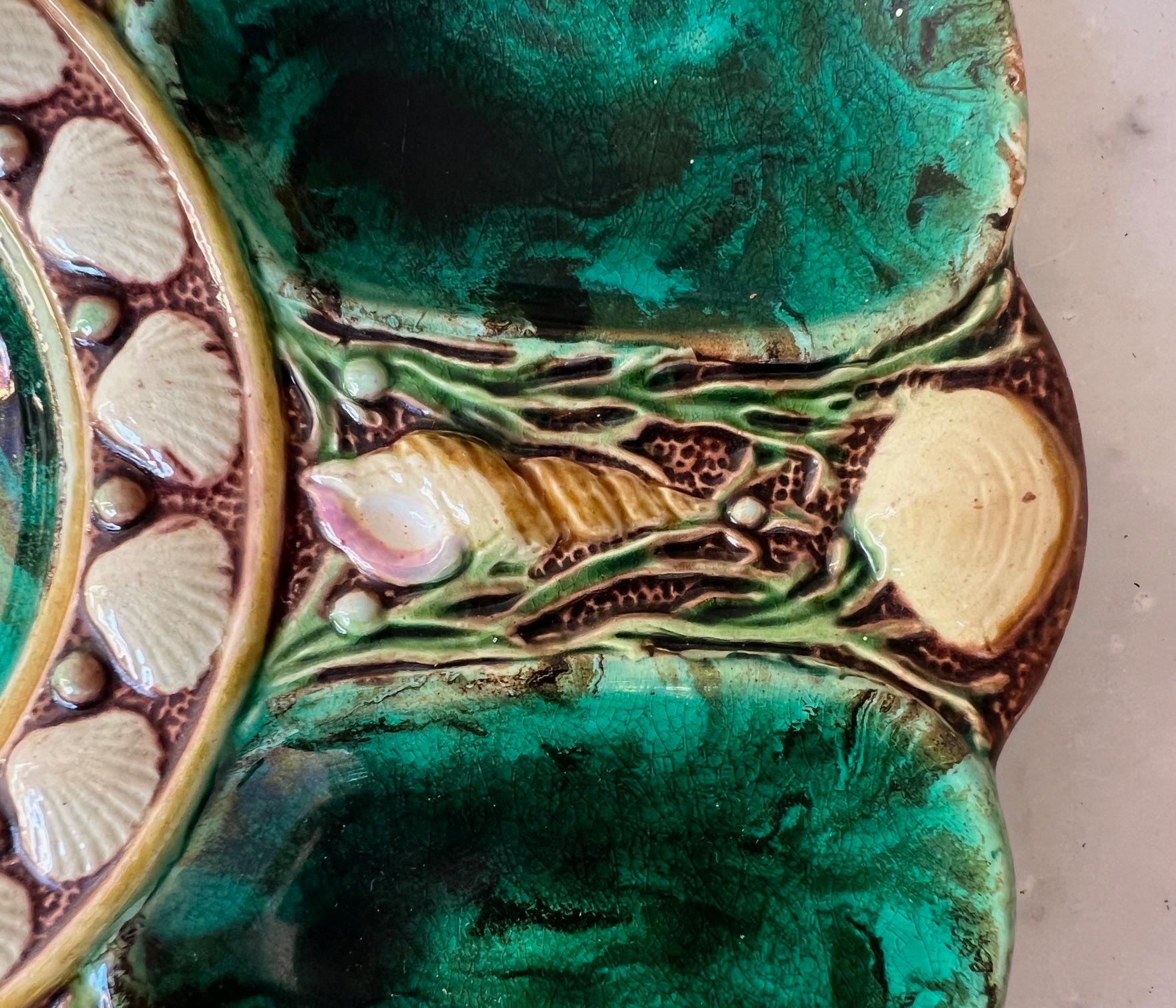 Dipinto a mano Piatto da ostrica verde smeraldo Minton del 1870 in vendita
