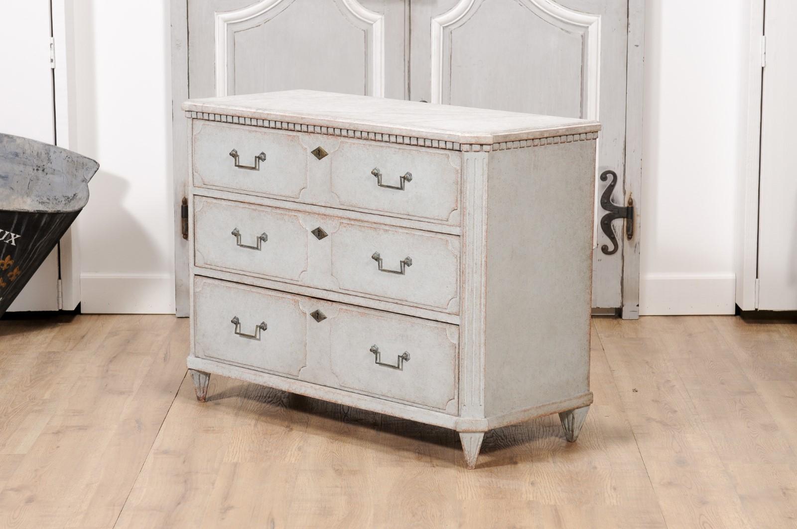 1860s Swedish Gustavian Style Painted Three-Drawer Chest with Dentil Molding 5