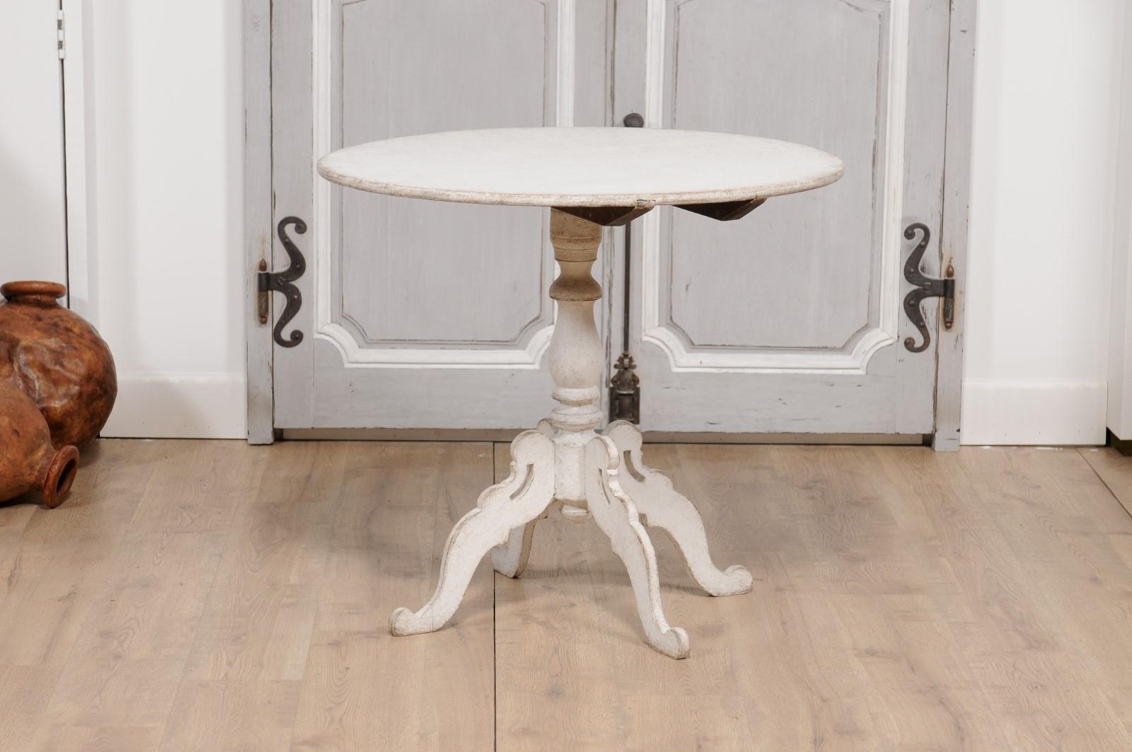 1860s Swedish Light Grey Painted Tilt-Top Table with Round Top and Carved Legs In Good Condition For Sale In Atlanta, GA