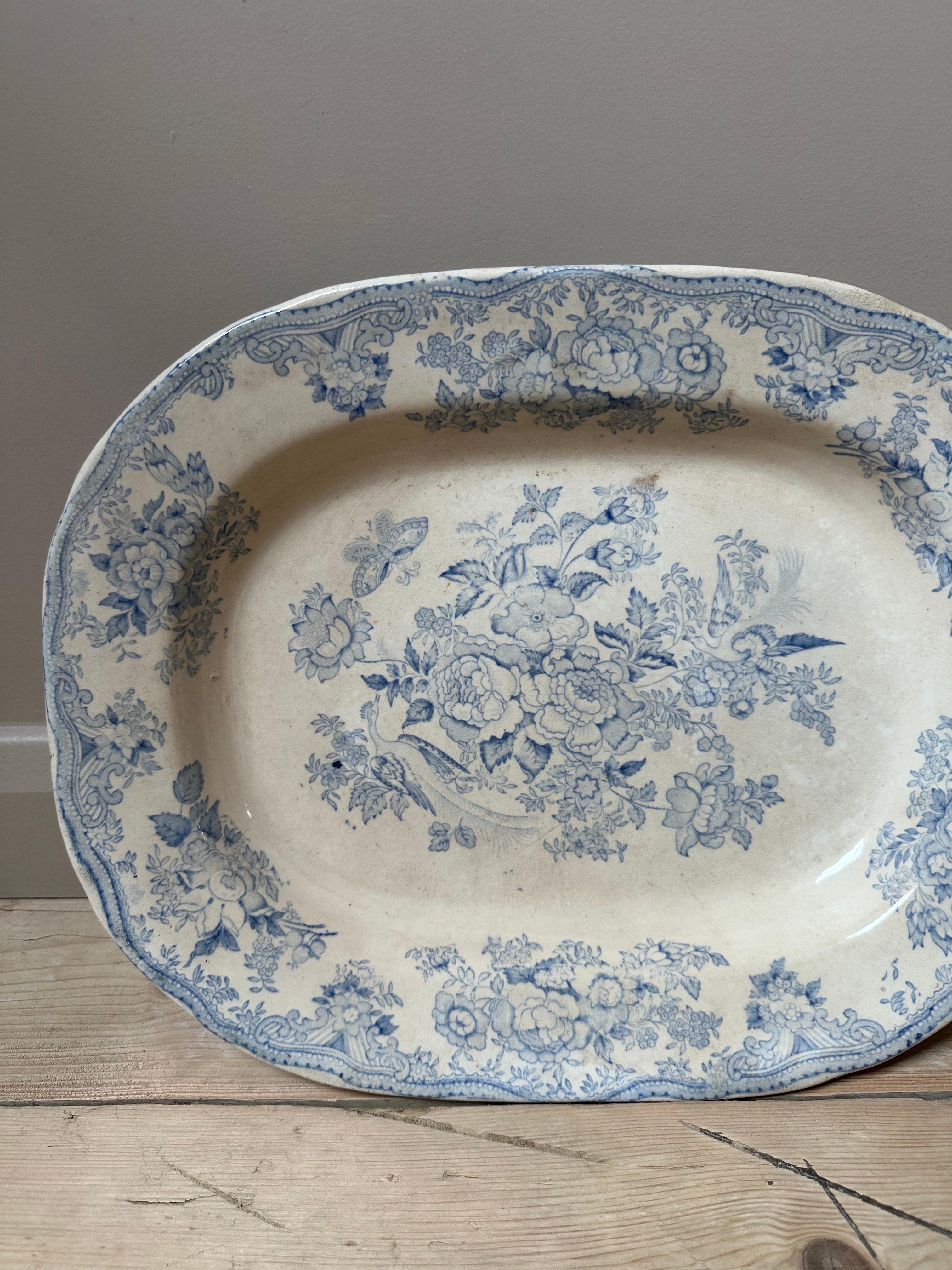 1862 Asiatischer Fasan Tiefes großes ovales Tablett, blau-weiß handbemalt (Englisch) im Angebot