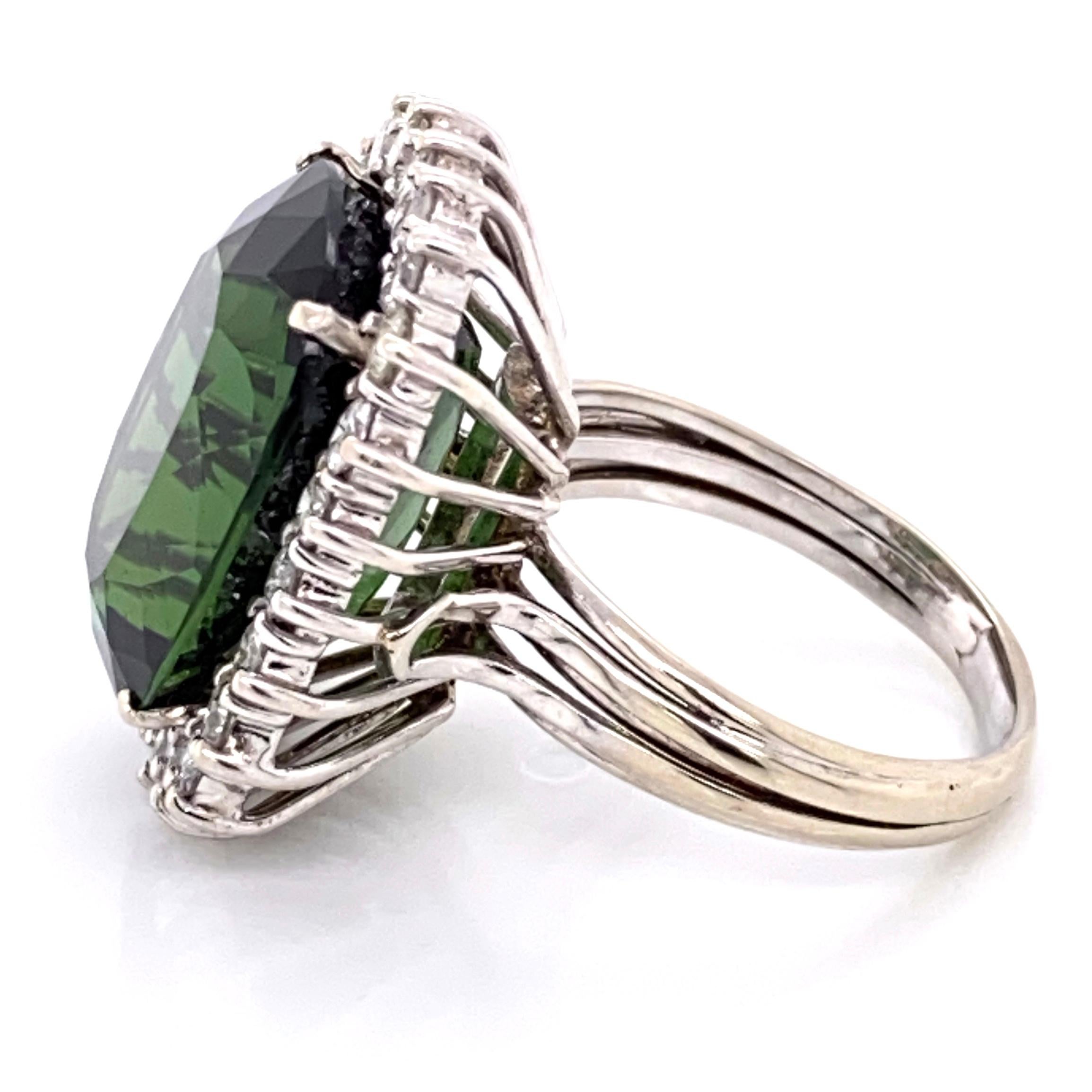 Mixed Cut 18.63 Carat Green Tourmaline Diamond Gold Cocktail Ring Estate Fine Jewelry For Sale