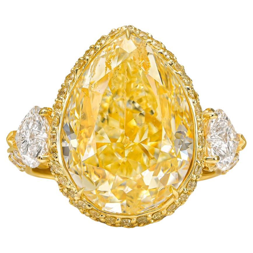 19.29 Carat  Bague en or jaune 18 carats ornée d'un diamant poire de couleur jaune clair, EGL en vente