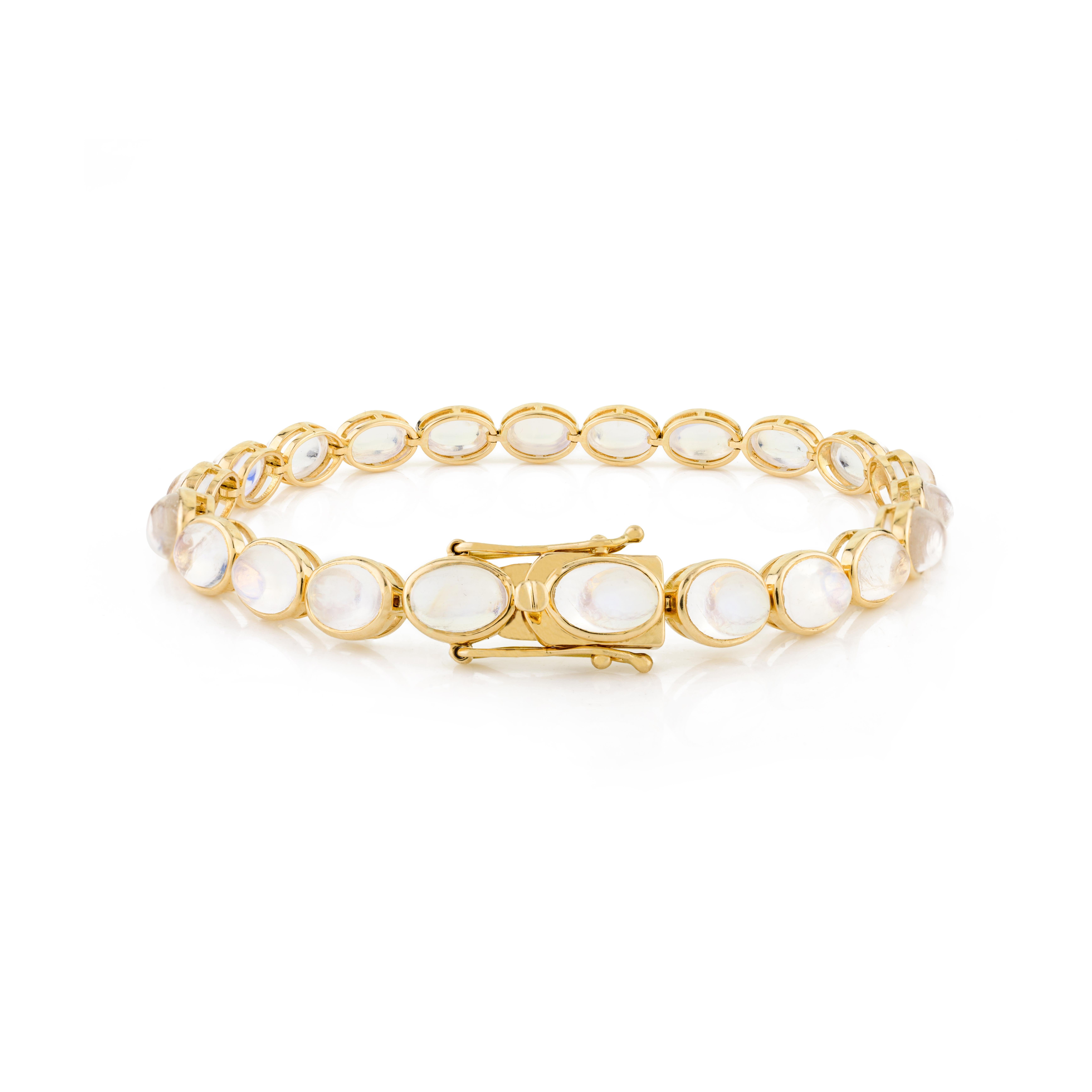 Contemporary 18.63 Carats Oval Rainbow Moonstone Tennis Bracelet Crafted in 18k Yellow Gold For Sale
