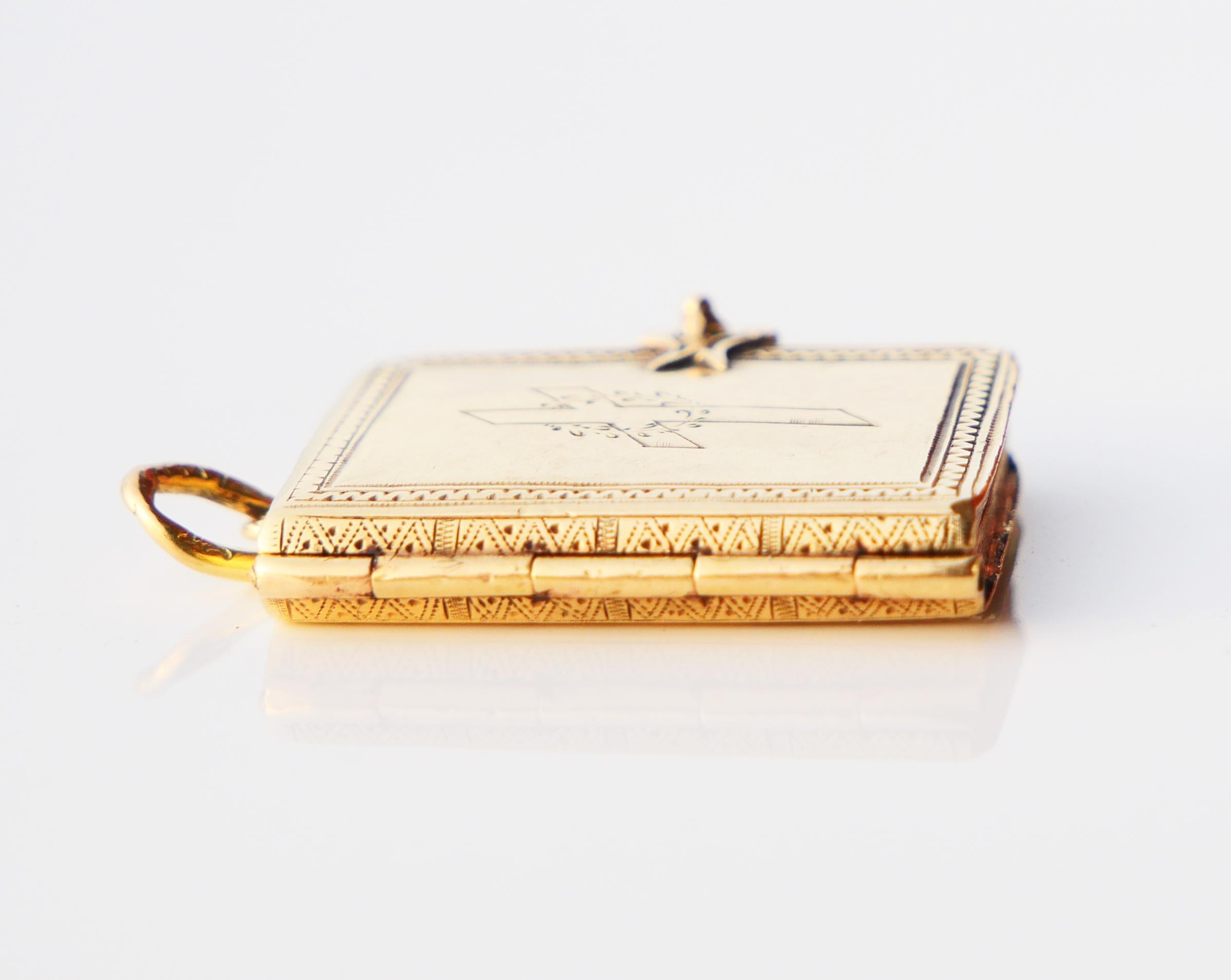 1864 Bible Book Locket Pendant solid 18K Gold  / 5.11  gr For Sale 4