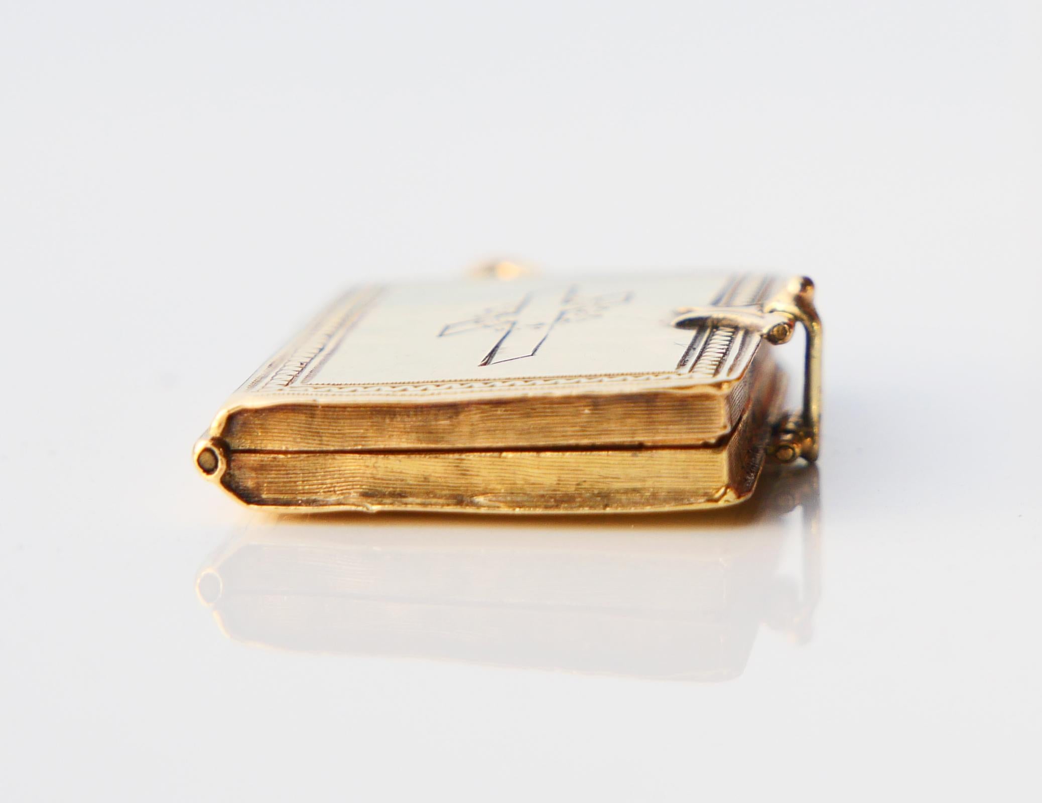 1864 Bible Book Locket Pendant solid 18K Gold  / 5.11  gr For Sale 5
