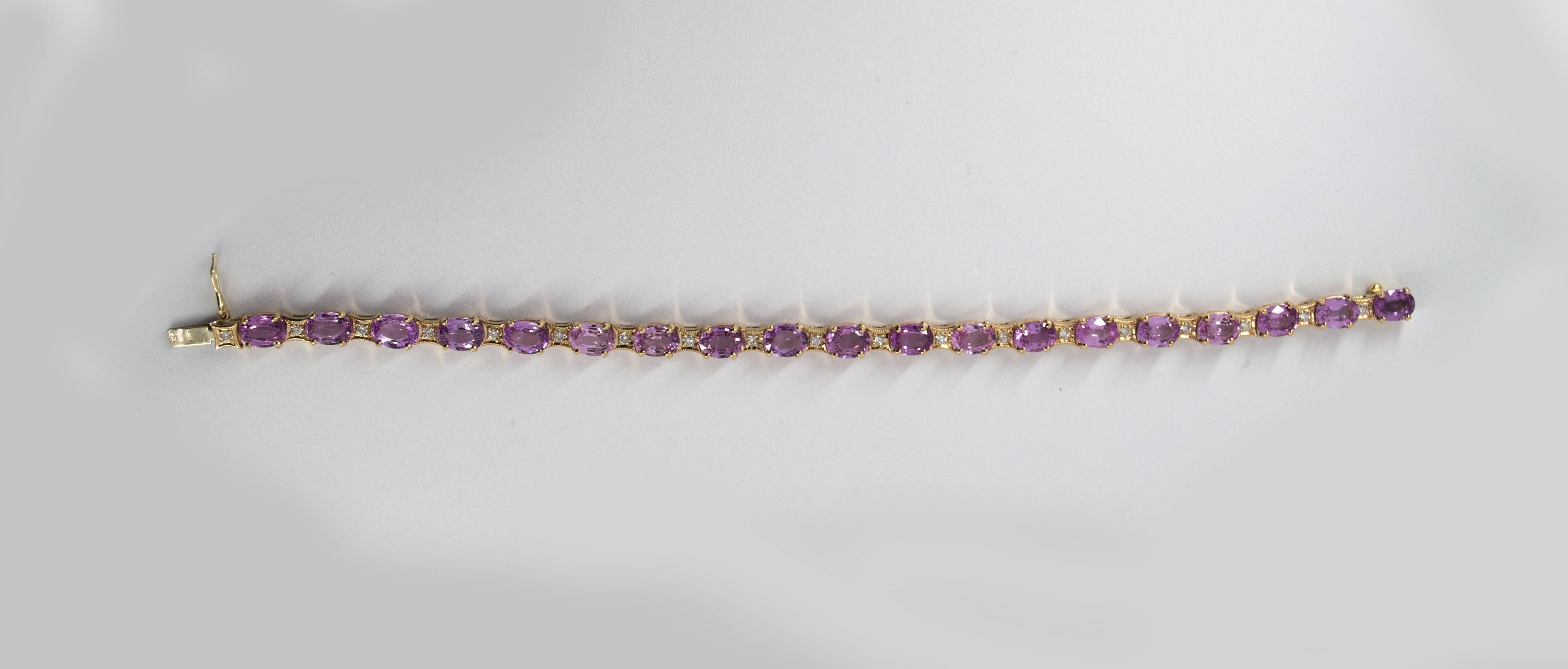 18.65 Carat Pink Sapphire 0.50 Carat Diamond Yellow Gold Bracelet In New Condition In Naples, IT