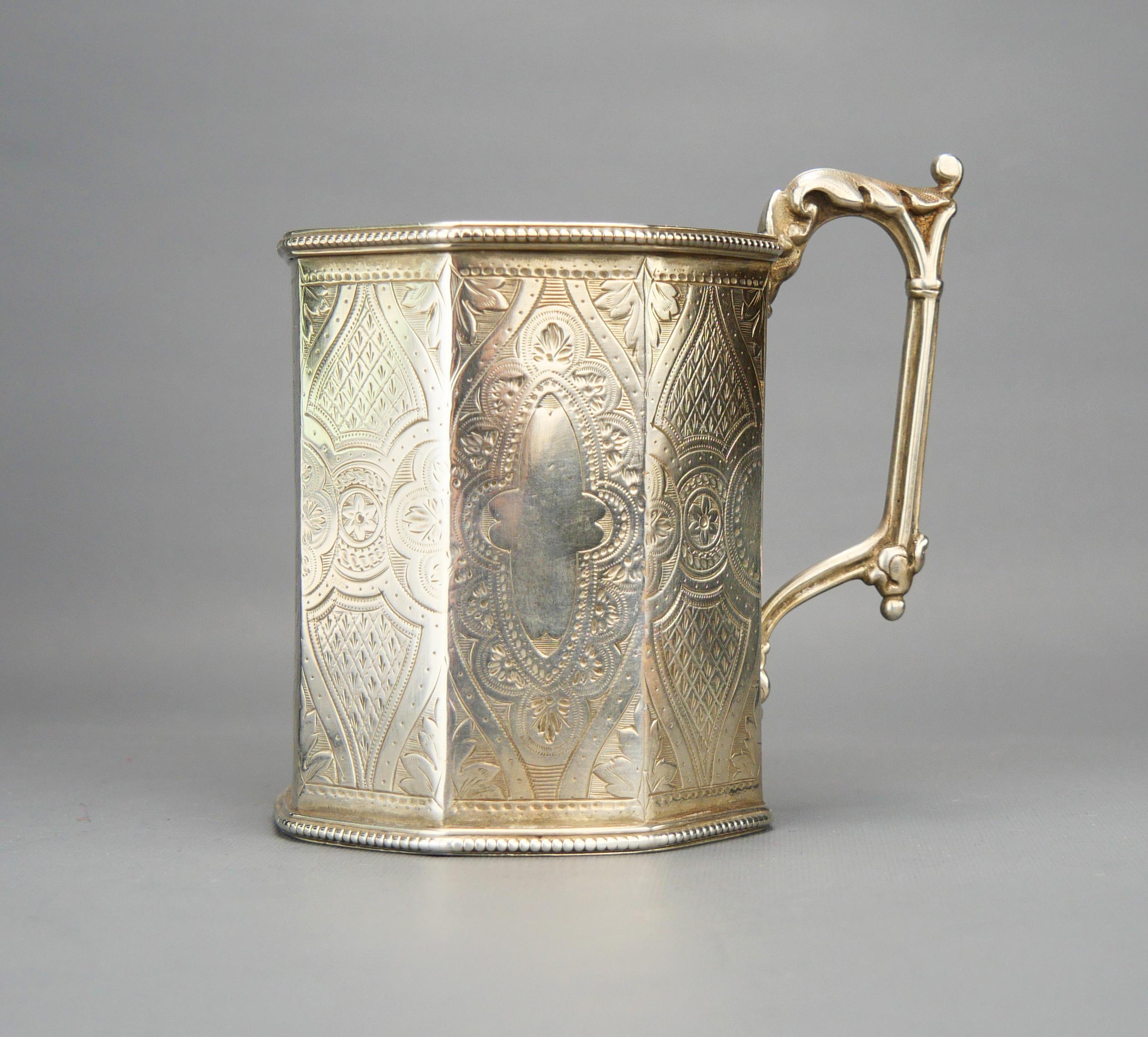 1866 British Victorian Cup Tankard Mug solid Sterling Silver / 162 gr For Sale 2