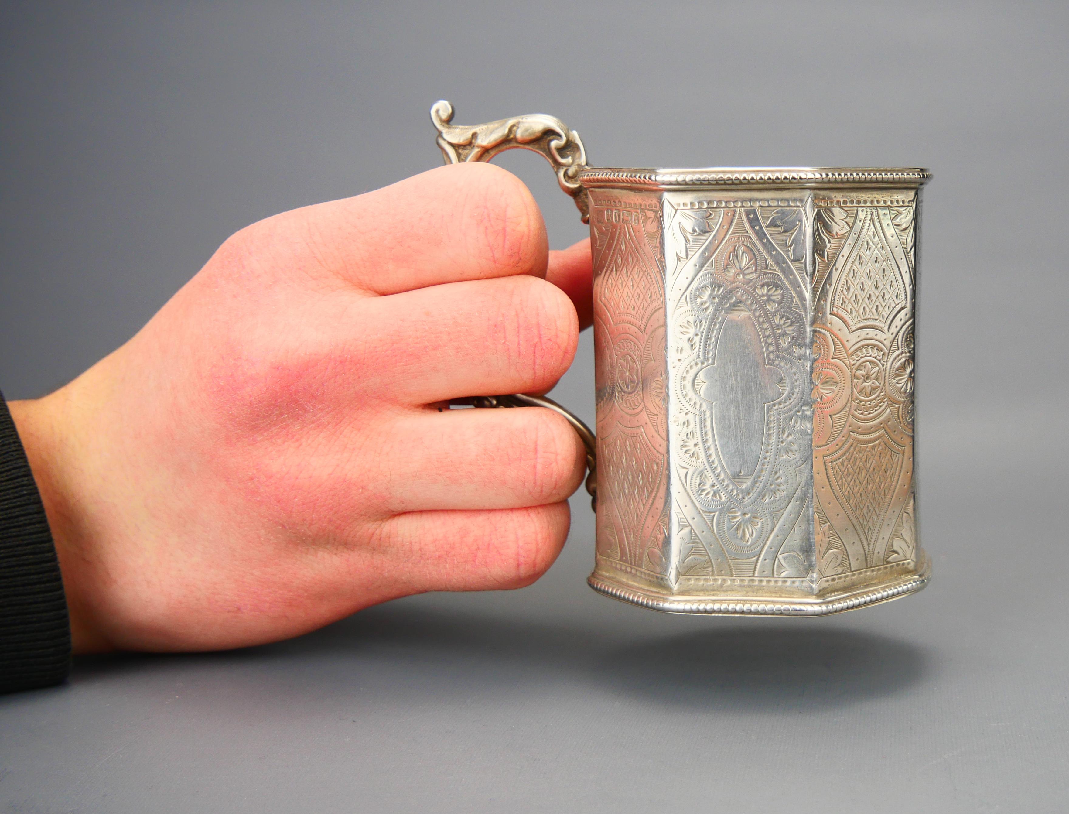 1866 British Victorian Cup Tankard Mug solid Sterling Silver / 162 gr For Sale 6