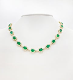 Collier d'émeraudes et de diamants de 18,67 carats Bijoux de qualité