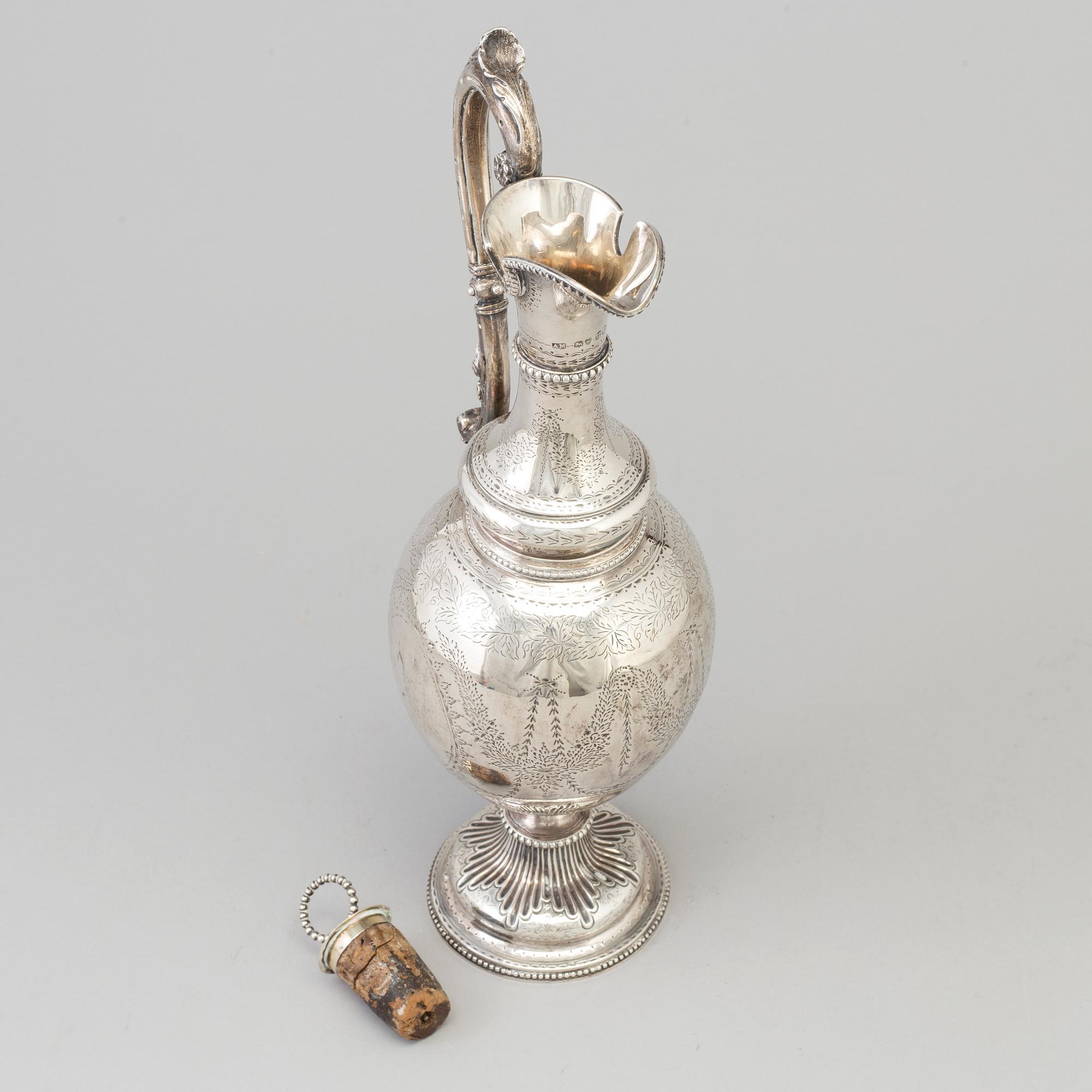 1868 British Victorian Wine Jug Decanter solid Sterling Silver  673 gram For Sale 2