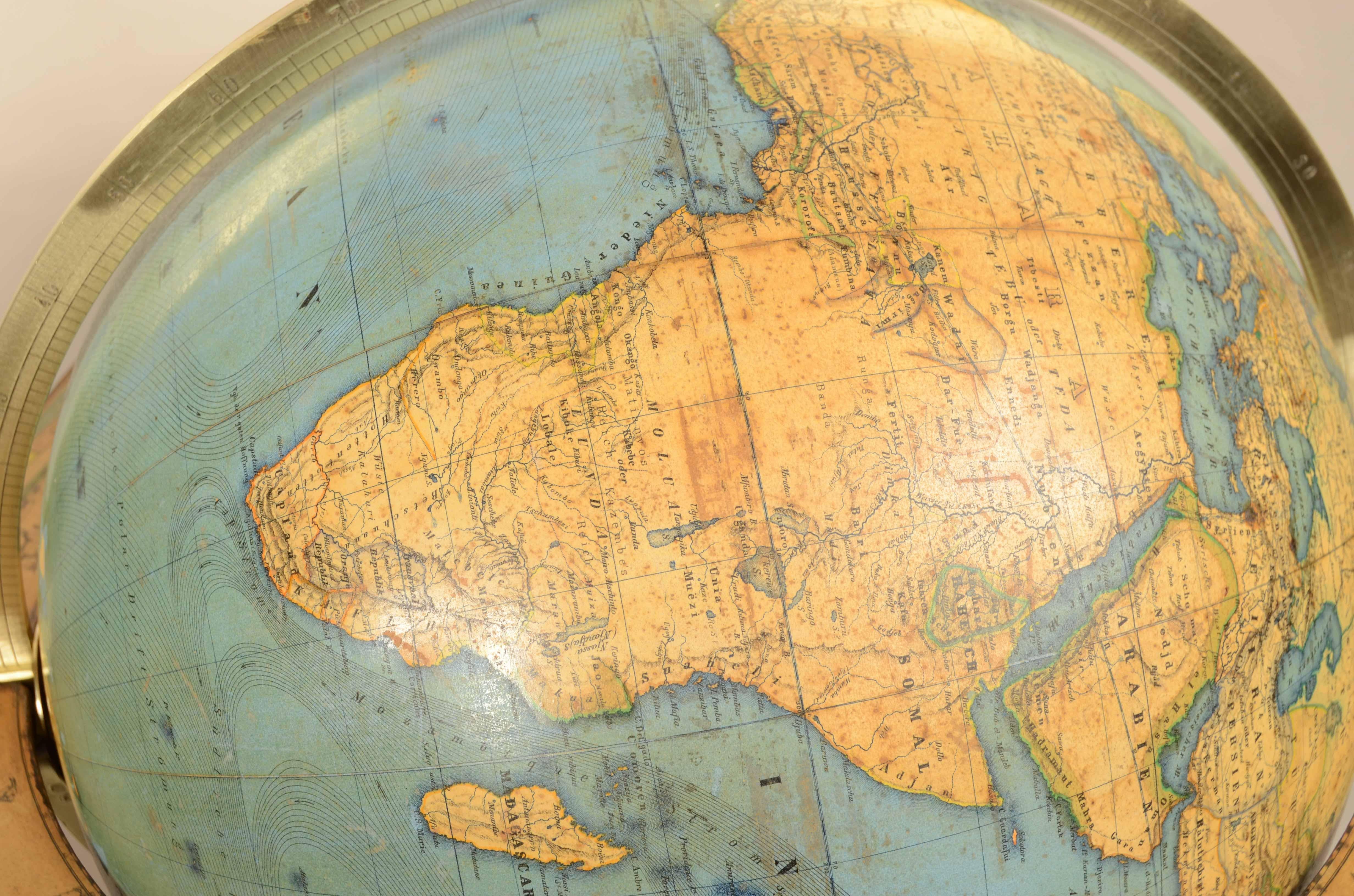 1868s globo terrestre edito da Verlag Dietrich Reimer dal cartografo Carl Adami in vendita 9
