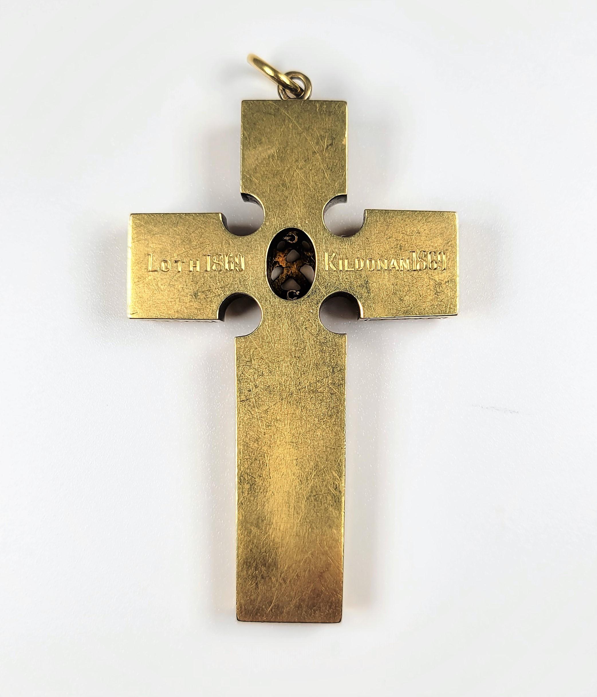 Victorian 1869 Scottish Cross in Original Case For Sale