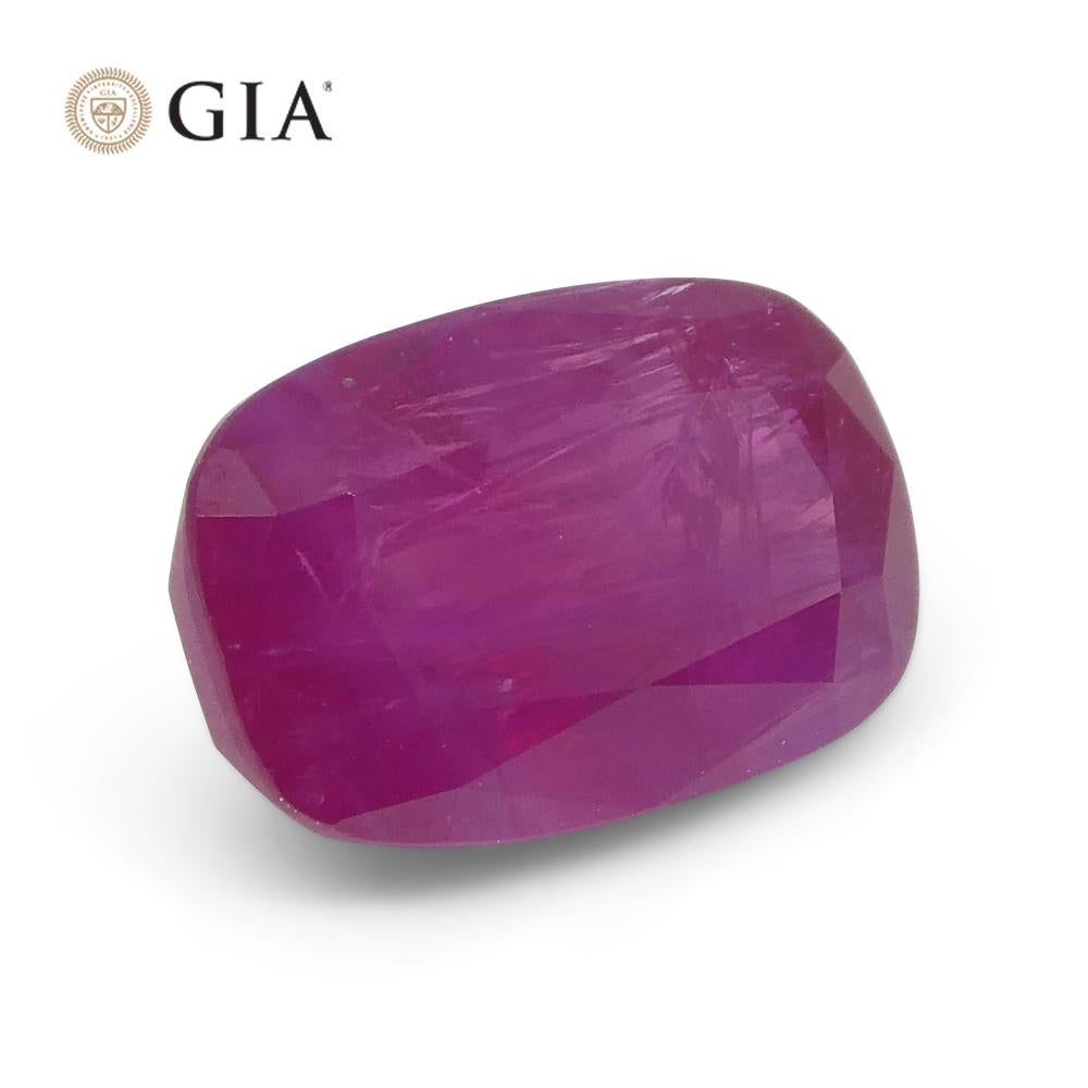 1.86ct Cushion Purplish Red Ruby GIA Certified Vietnam Unheated in vendita 5