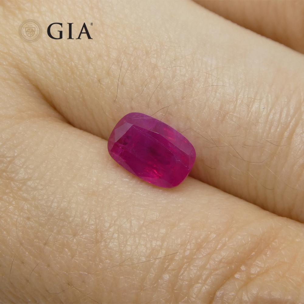 Taglio cuscino 1.86ct Cushion Purplish Red Ruby GIA Certified Vietnam Unheated in vendita