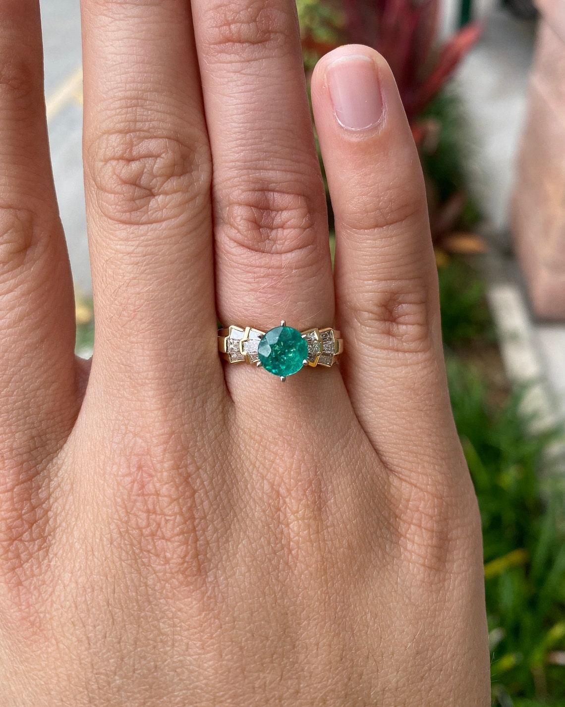 Taille ronde 1.86tcw 14K Emeraude ronde naturelle et bague en or avec diamant en vente