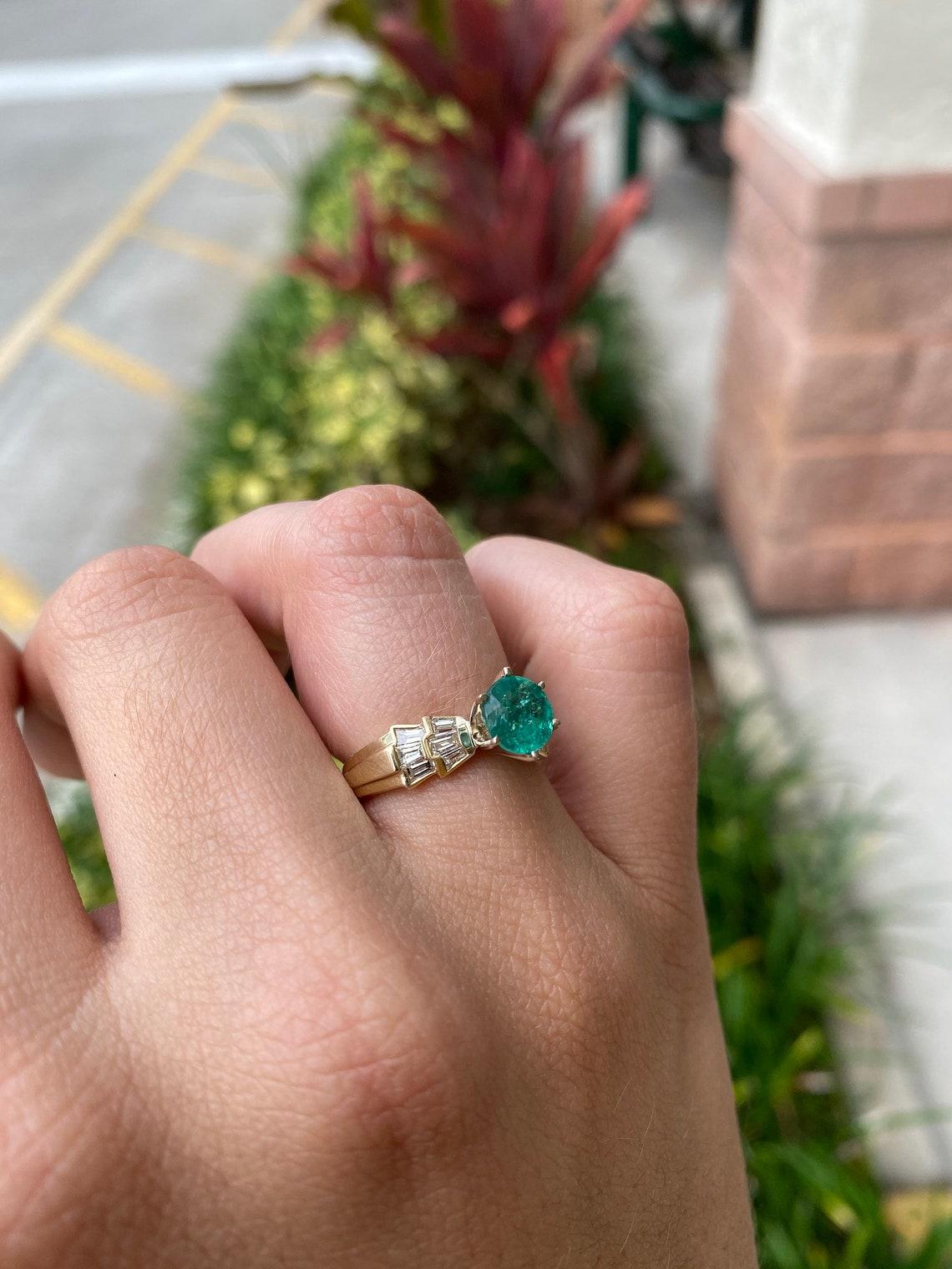 1.86tcw 14K Emeraude ronde naturelle et bague en or avec diamant Pour femmes en vente