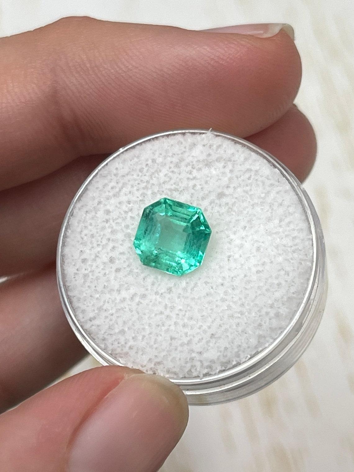 Modern 1.87 Carat 8x8 Art Deco Green Colombian Emerald - Asscher Cut May Birthstone Gem For Sale