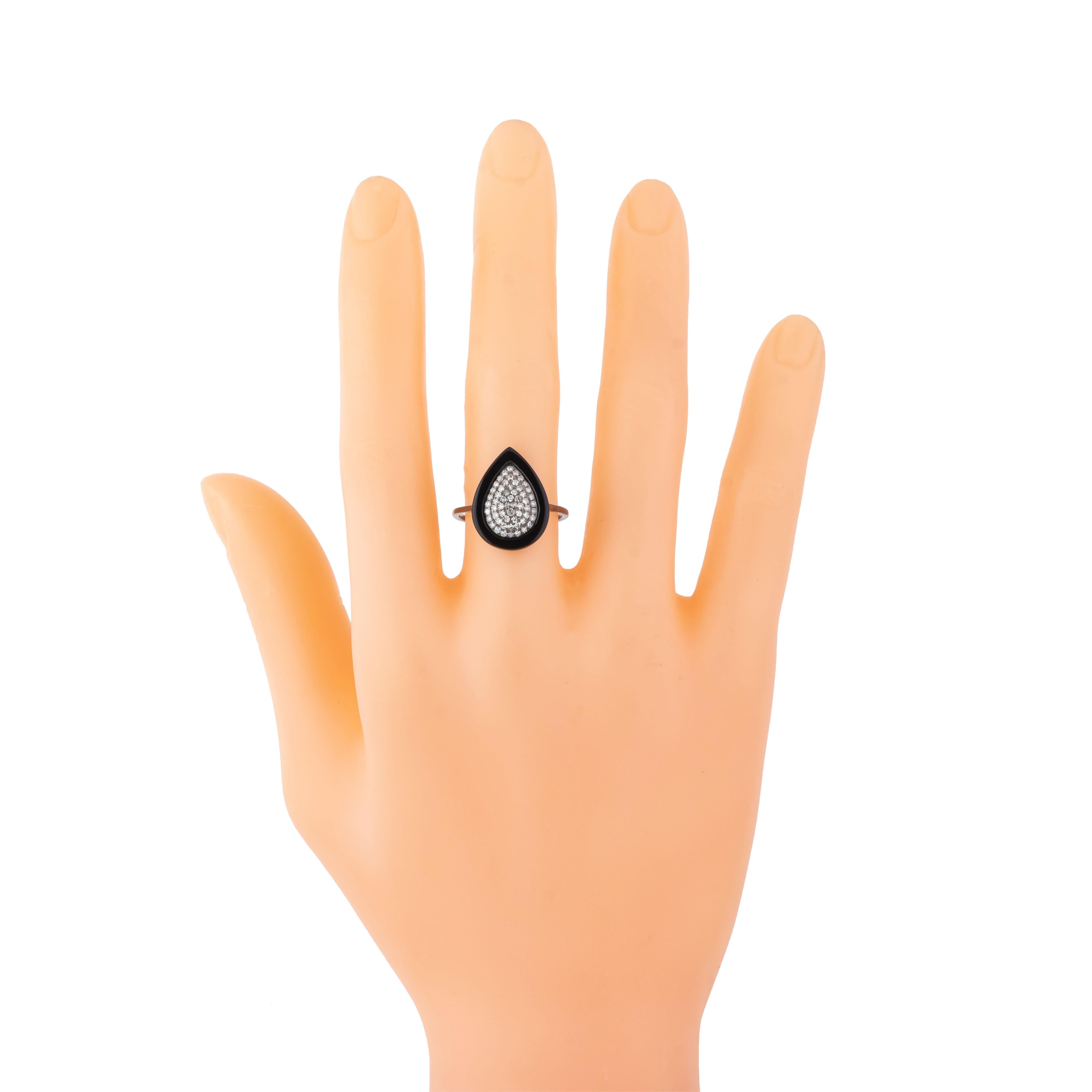 1.87 Carat Diamond and Black Onyx Fashion Ring In New Condition For Sale In Jaipur, IN