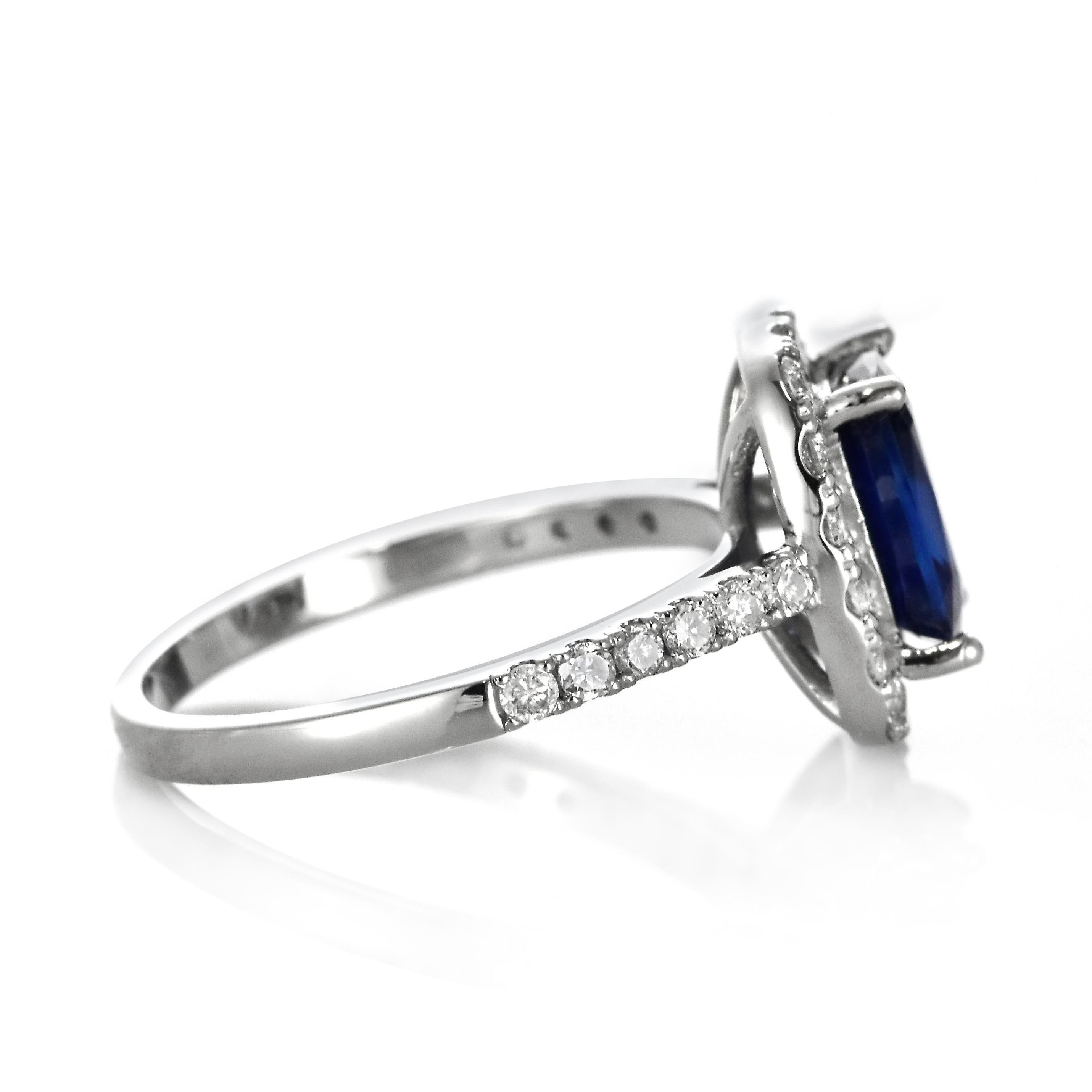 1.87 Carat Natural Royal Blue Sapphire and Diamond Ring Made in Platinum For Sale 5