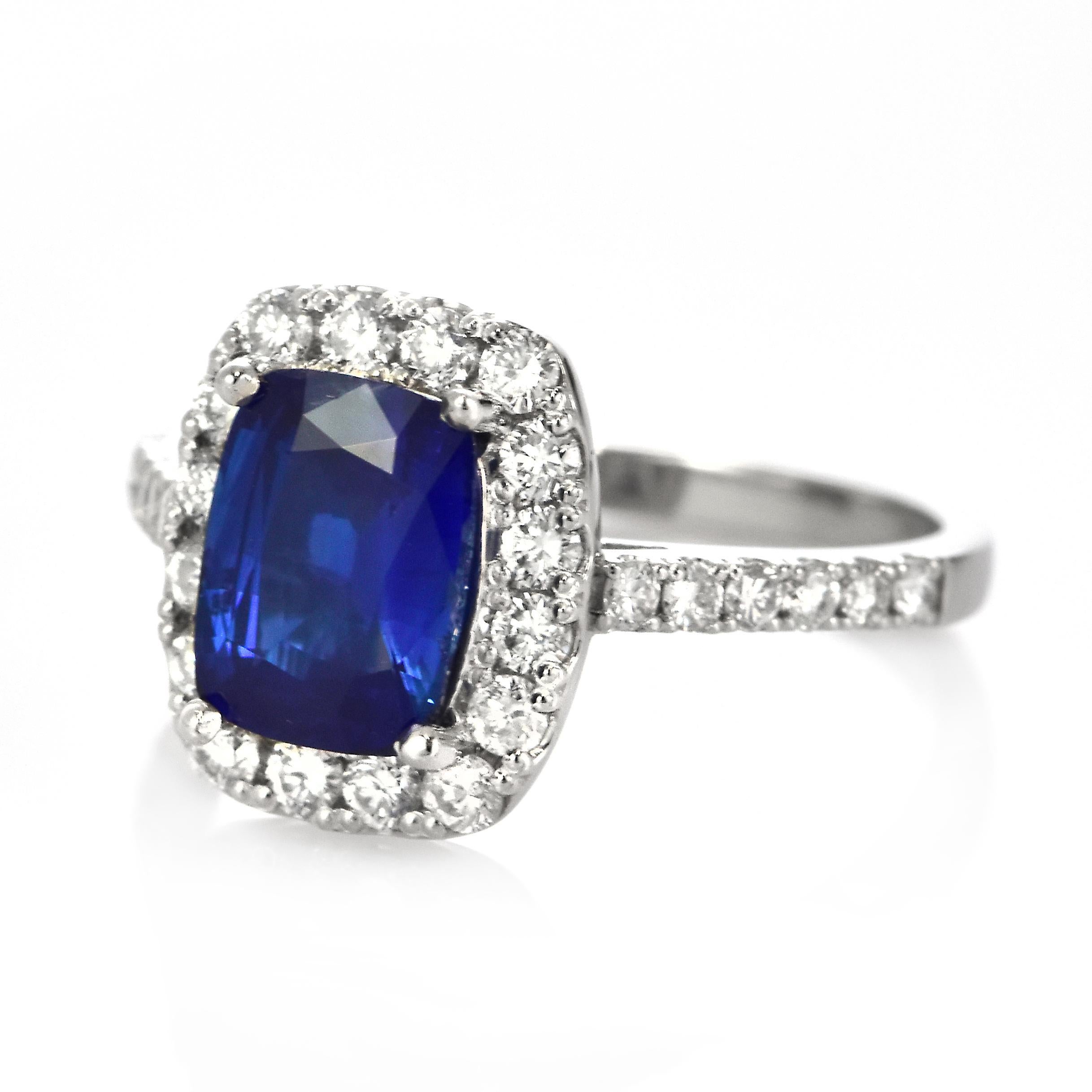 Modern 1.87 Carat Natural Royal Blue Sapphire and Diamond Ring Made in Platinum For Sale