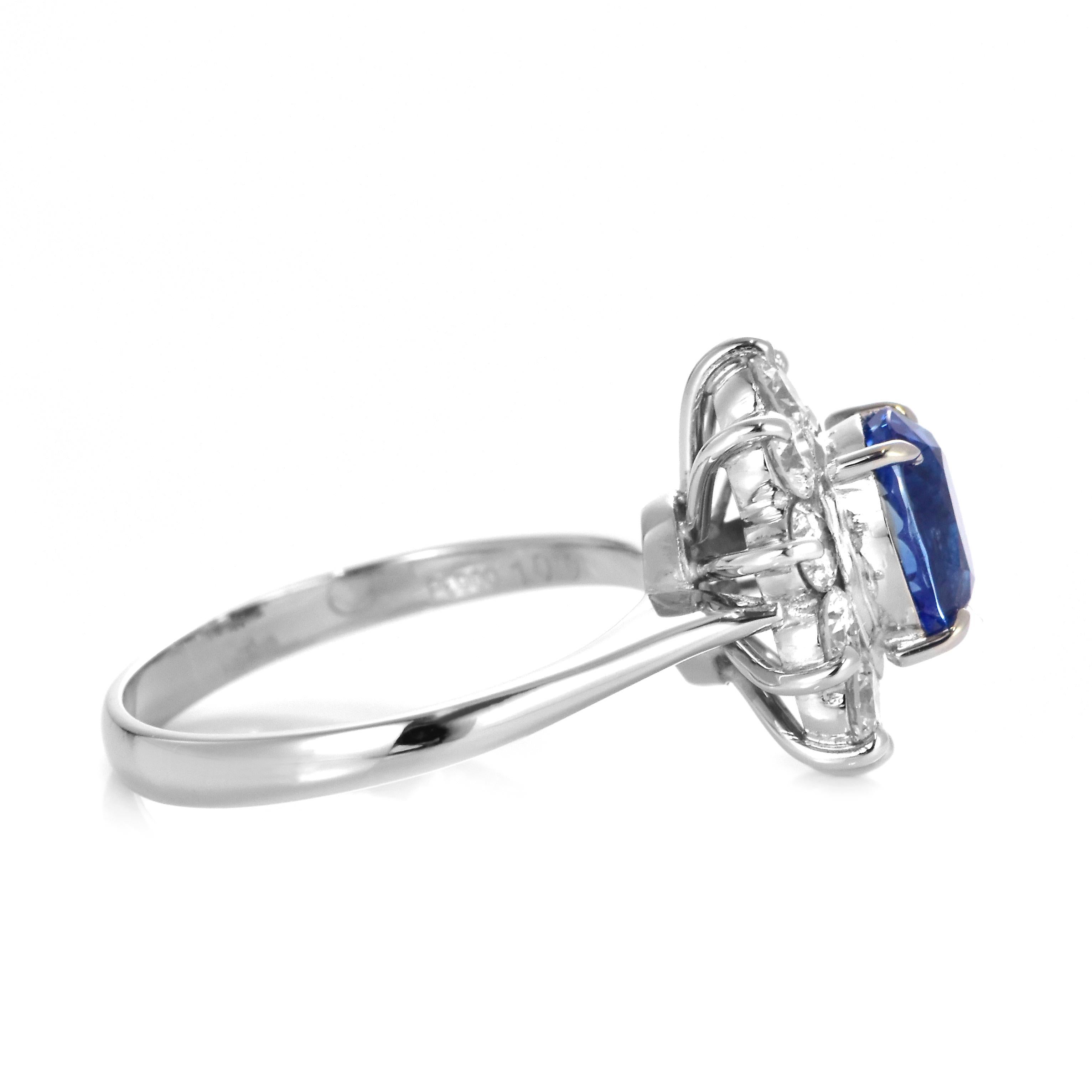 1.87 Carat Natural Velvet Blue Sapphire & Diamond Halo Set Ring Made in Platinum For Sale 4