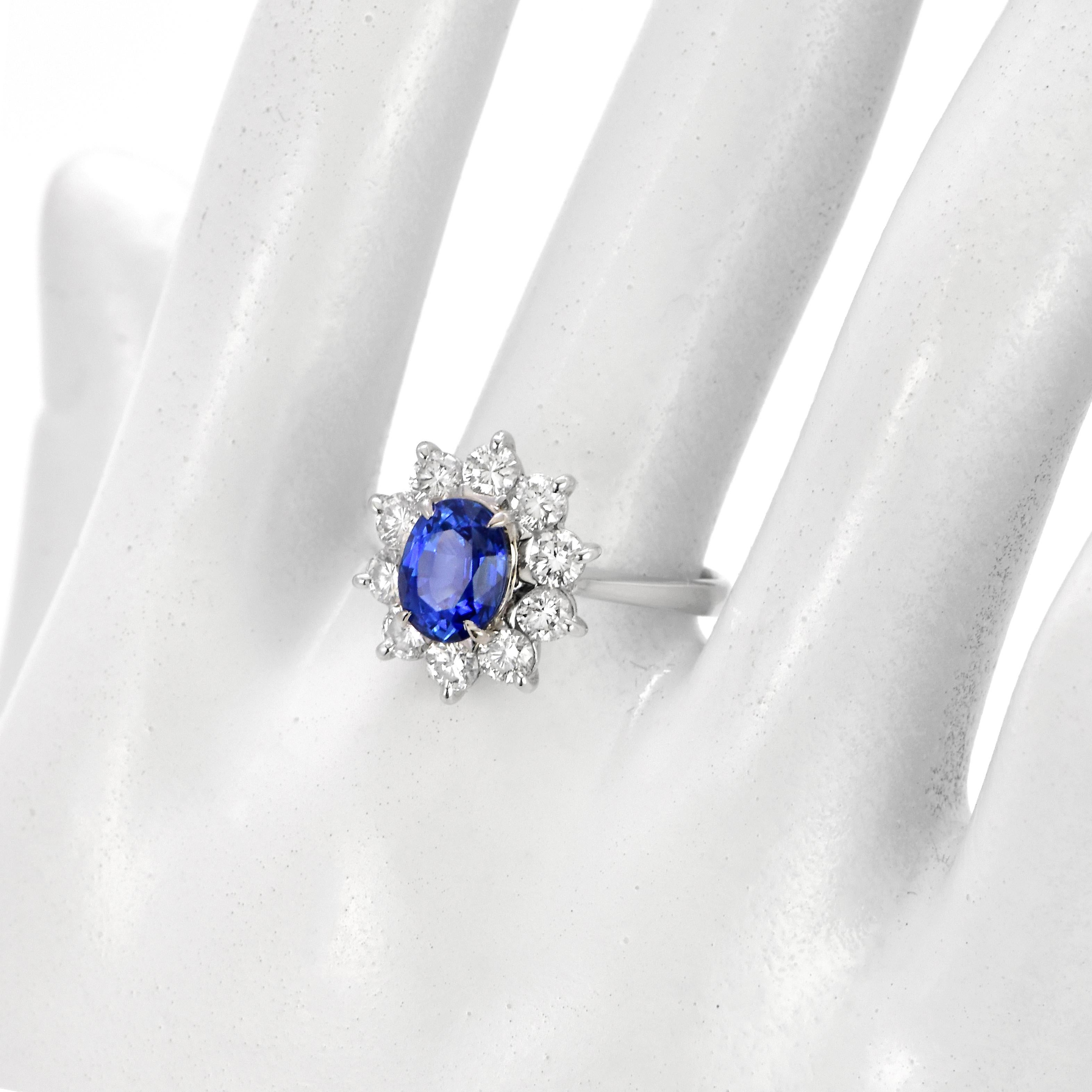 1.87 Carat Natural Velvet Blue Sapphire & Diamond Halo Set Ring Made in Platinum For Sale 5