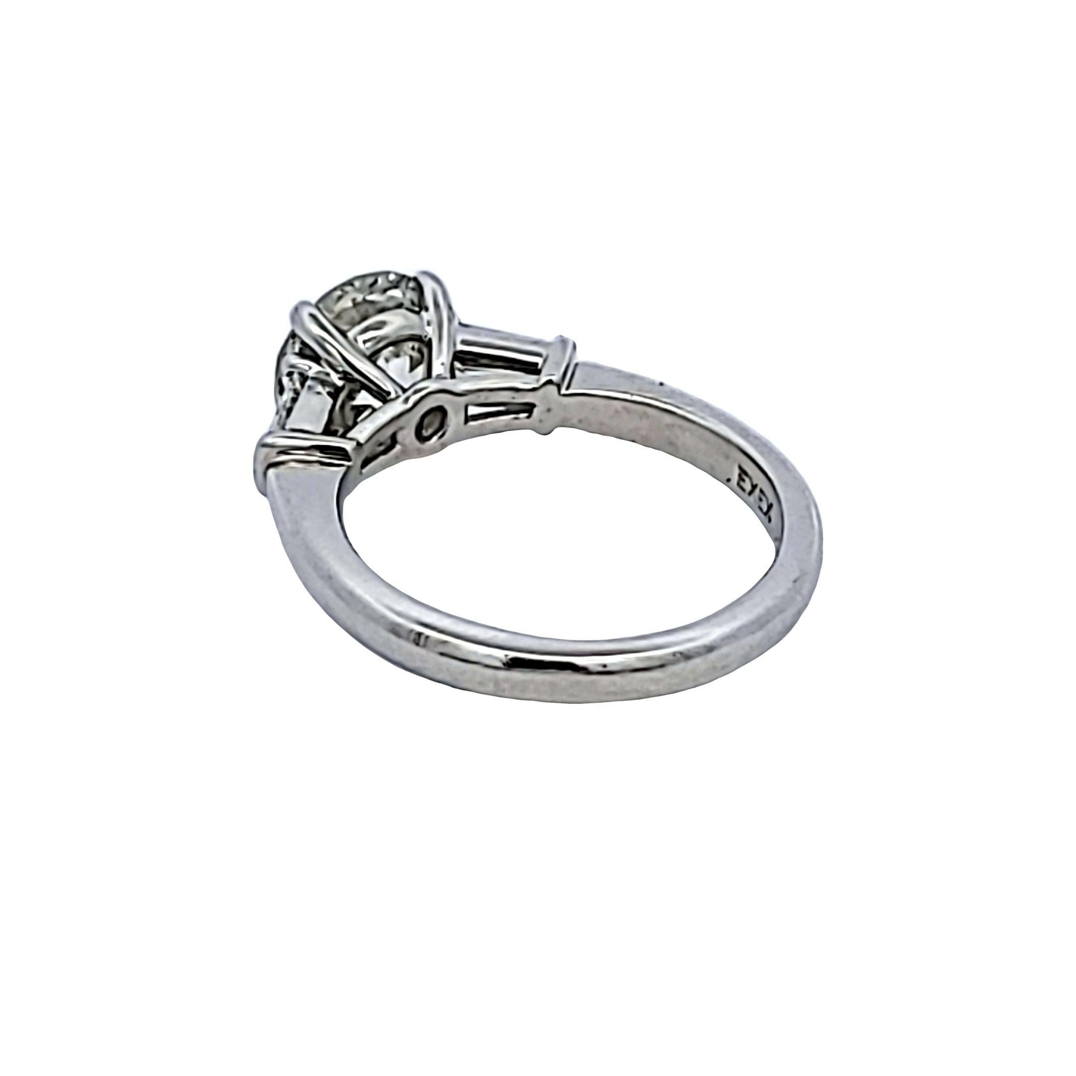 Bague de fiançailles en platine avec diamants taille vieille Europe et baguette effilée de 1,87 carat en vente 1