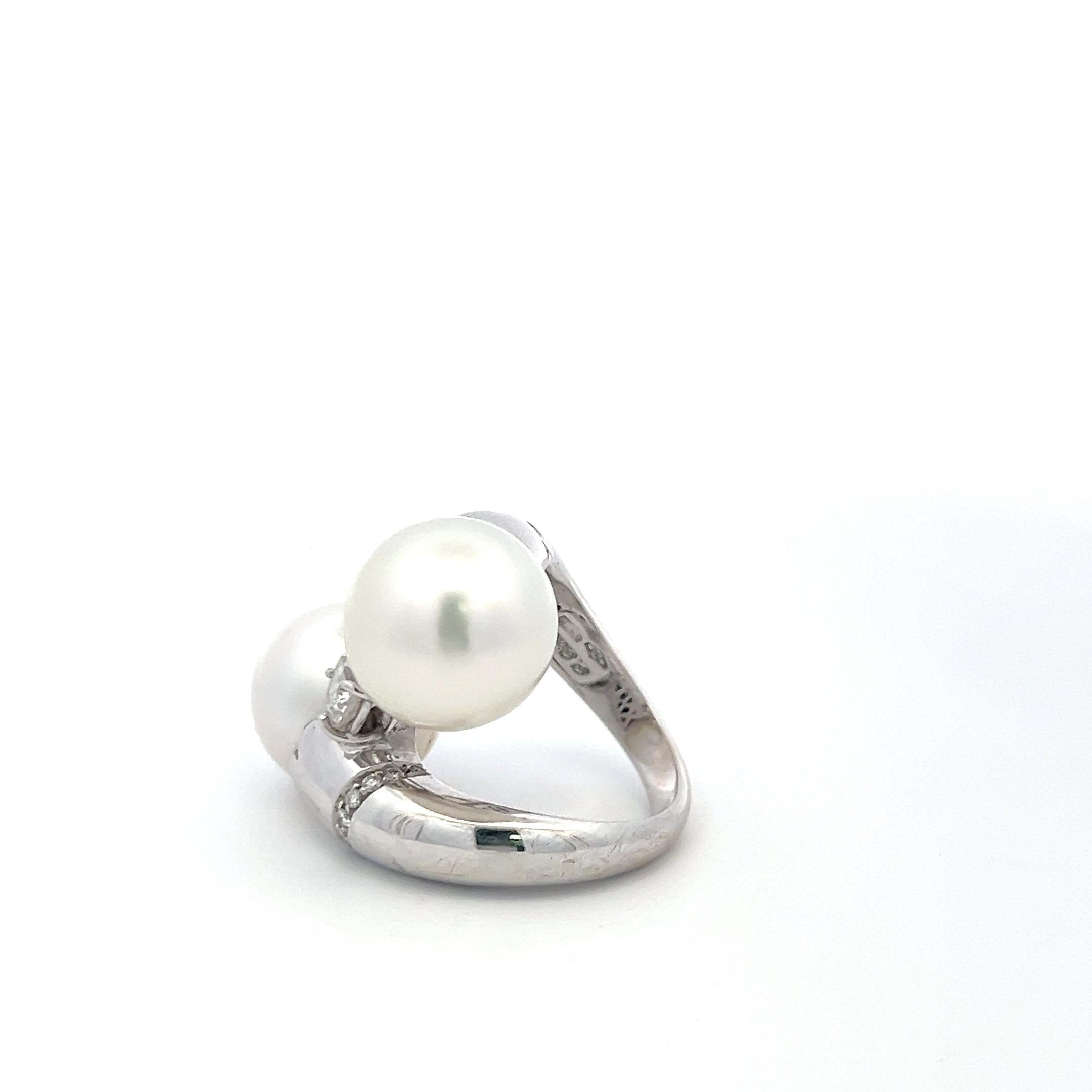 Anillo de cóctel de oro blanco de 18 quilates con diamante redondo de 1,87 quilates y perla de 13,3-13,7 mm en Bueno estado para la venta en New York, NY