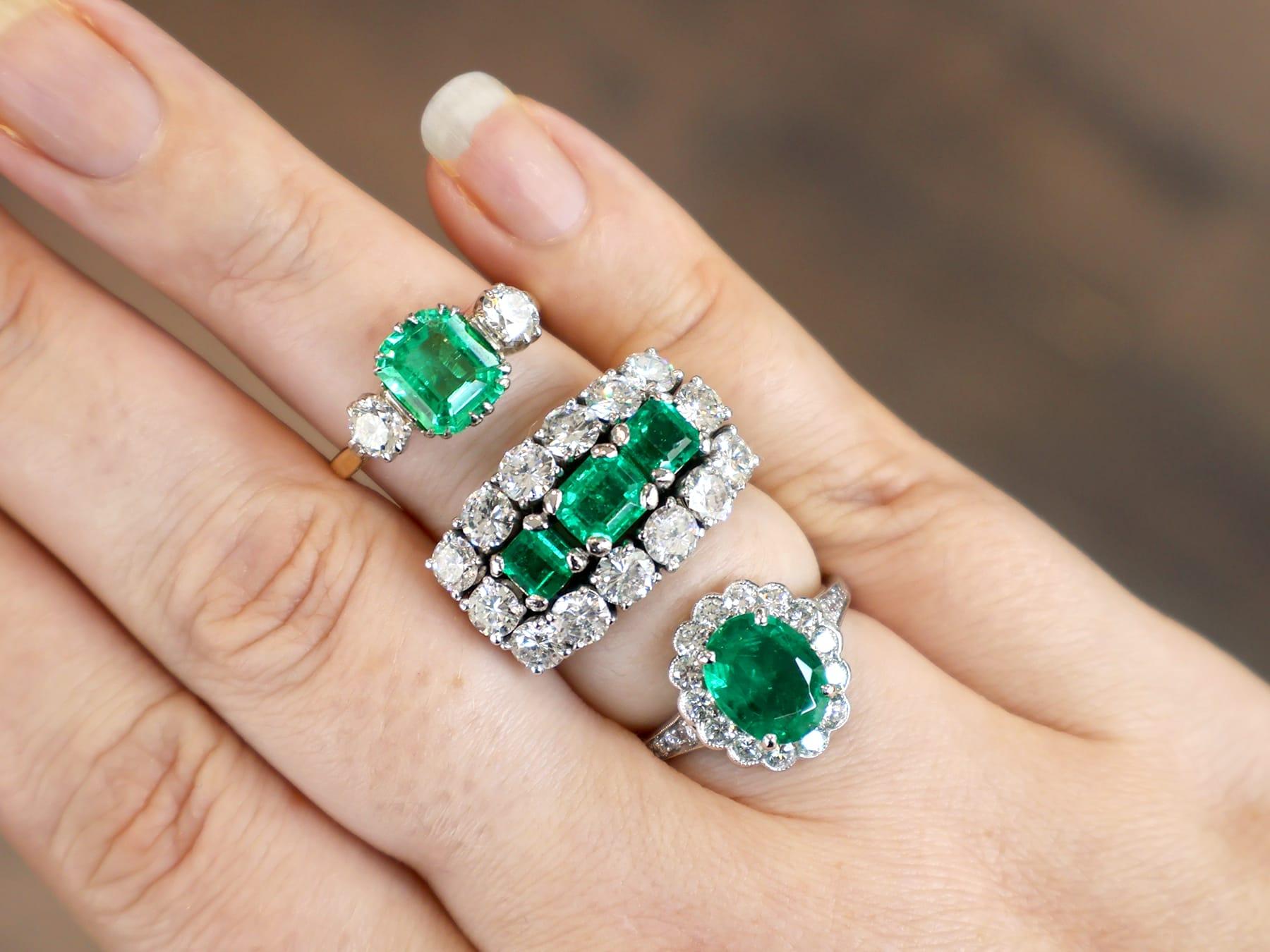 1,87 Karat sambischer Smaragd und 0,68 Karat Diamant Platin Kleiderring CIRCA 1935 für Damen oder Herren im Angebot