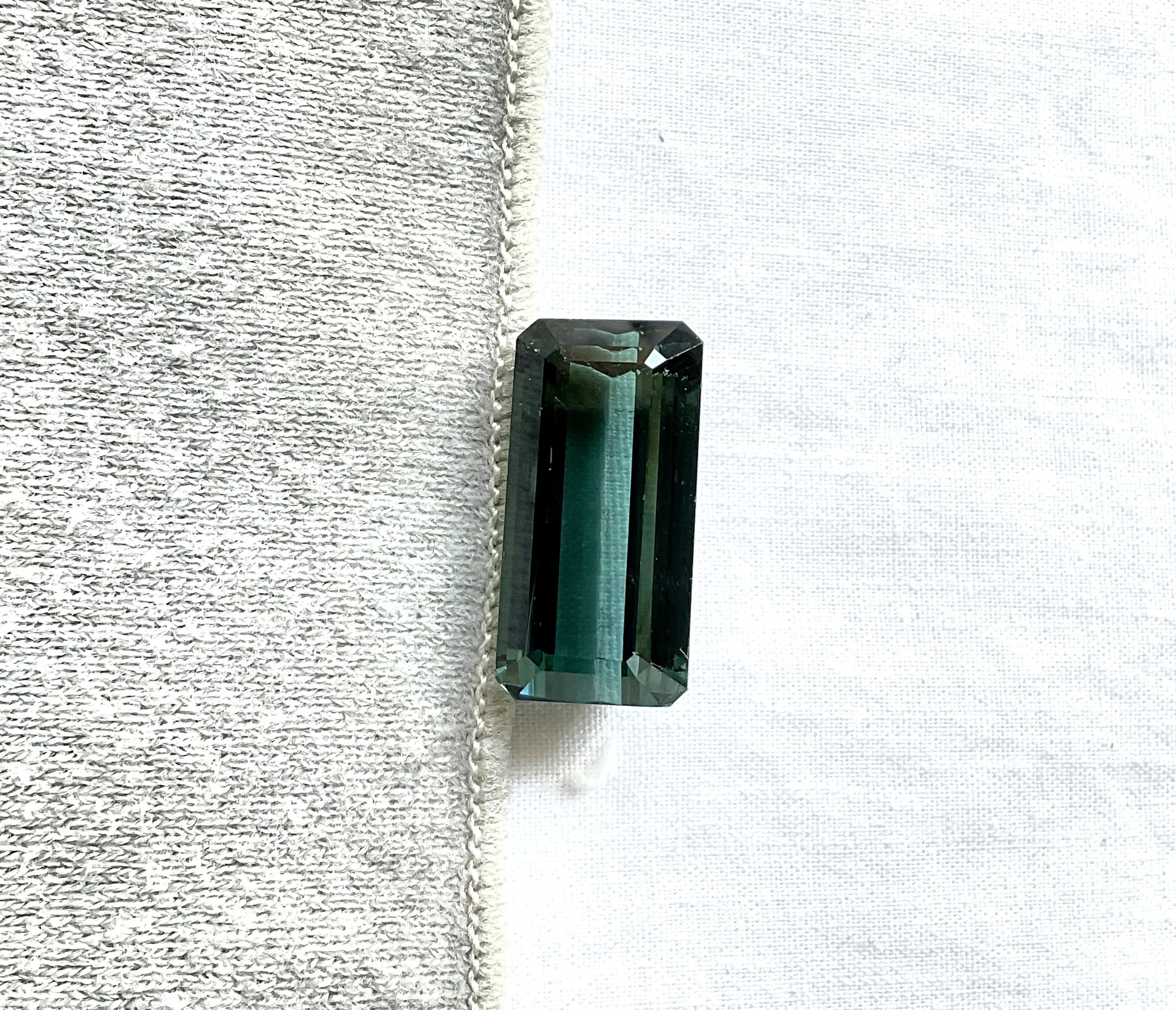 Gemstone - Indicolite Tourmaline
Weight- 18.73 Carats
Shape - Octagon
Size - 20.20x10x9 MM
Pieces - 1