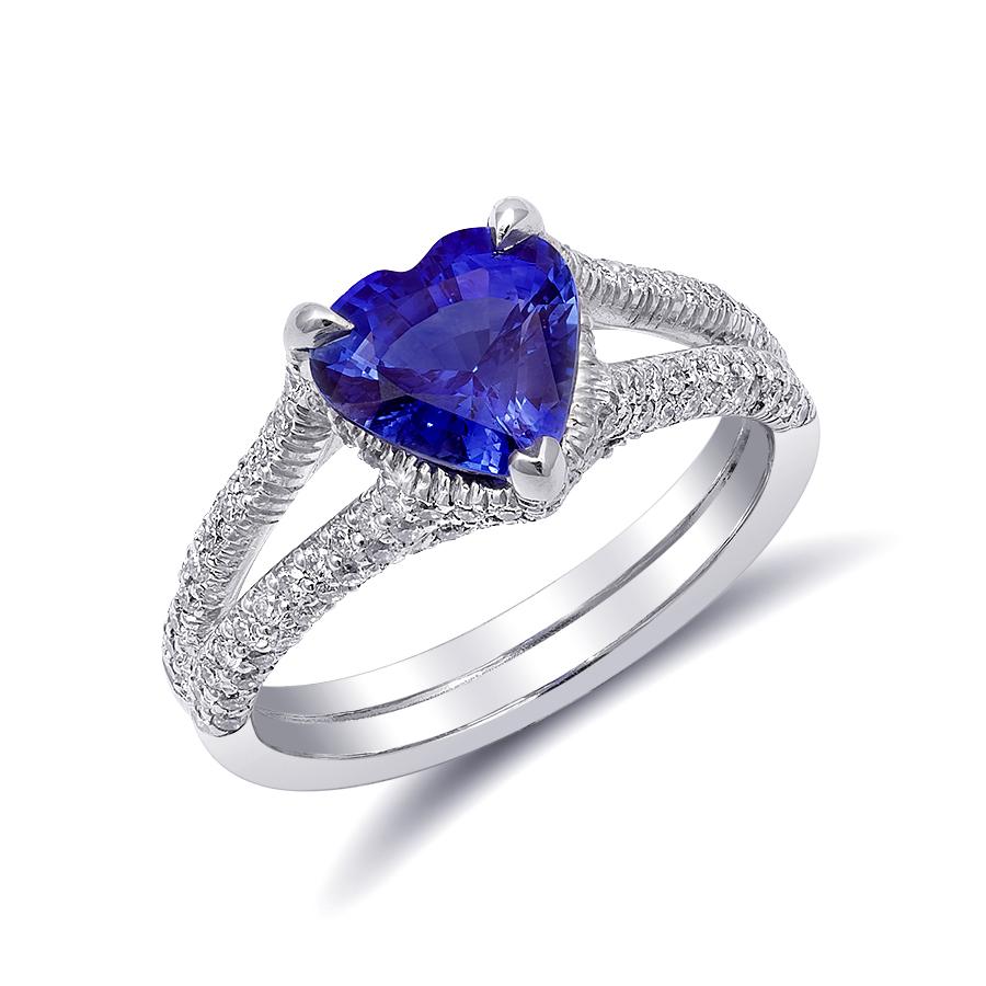 1.87 Carats Blue Sapphire Diamonds set in Platinum Ring In New Condition For Sale In Los Angeles, CA