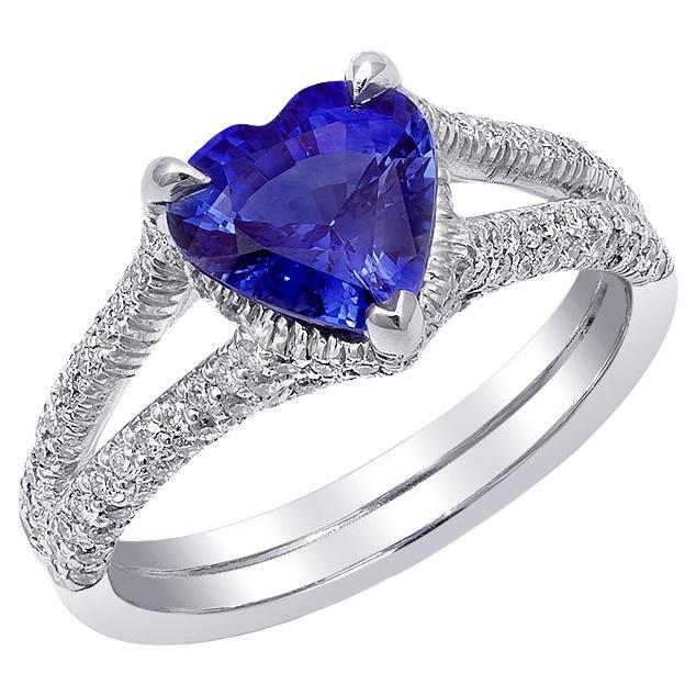 1.87 Carats Blue Sapphire Diamonds set in Platinum Ring For Sale