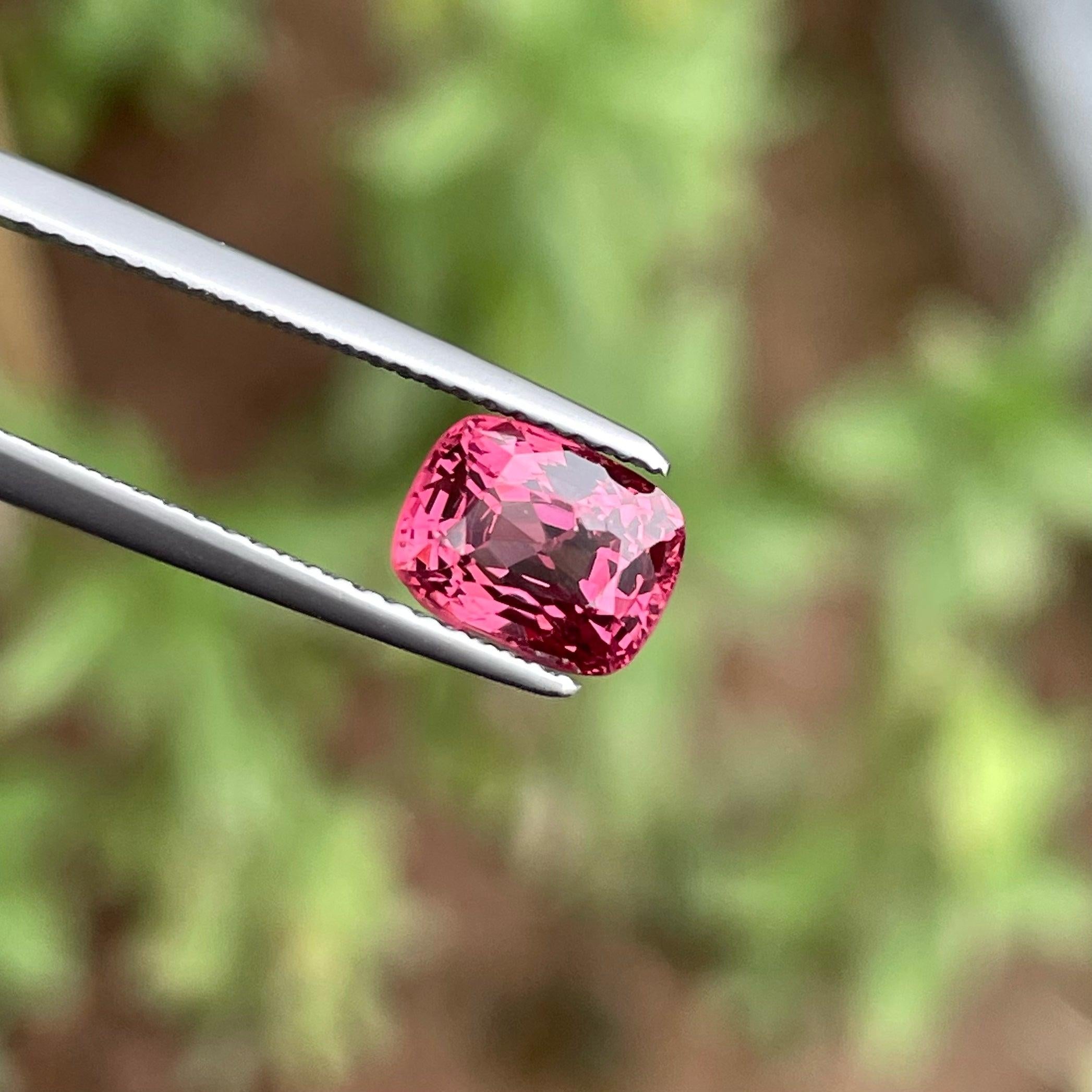 Taglio cuscino 1,87 Carati di Spinello Rosa Sakora Gemma Spinello Rosa per Anelli Gioielli Spinello