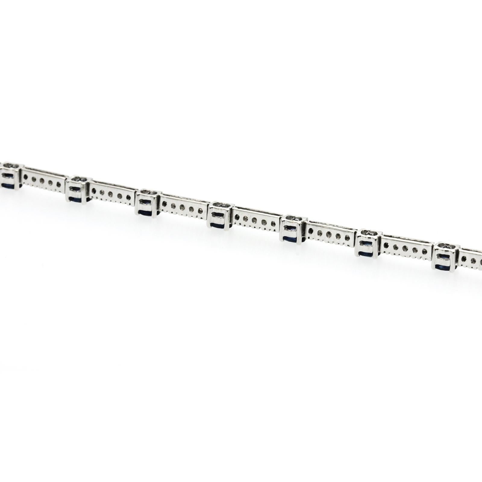 1.87 Ct Blue Sapphires 0.65 Ct Diamonds in 18K Gold White Bracelet In New Condition For Sale In Los Angeles, CA