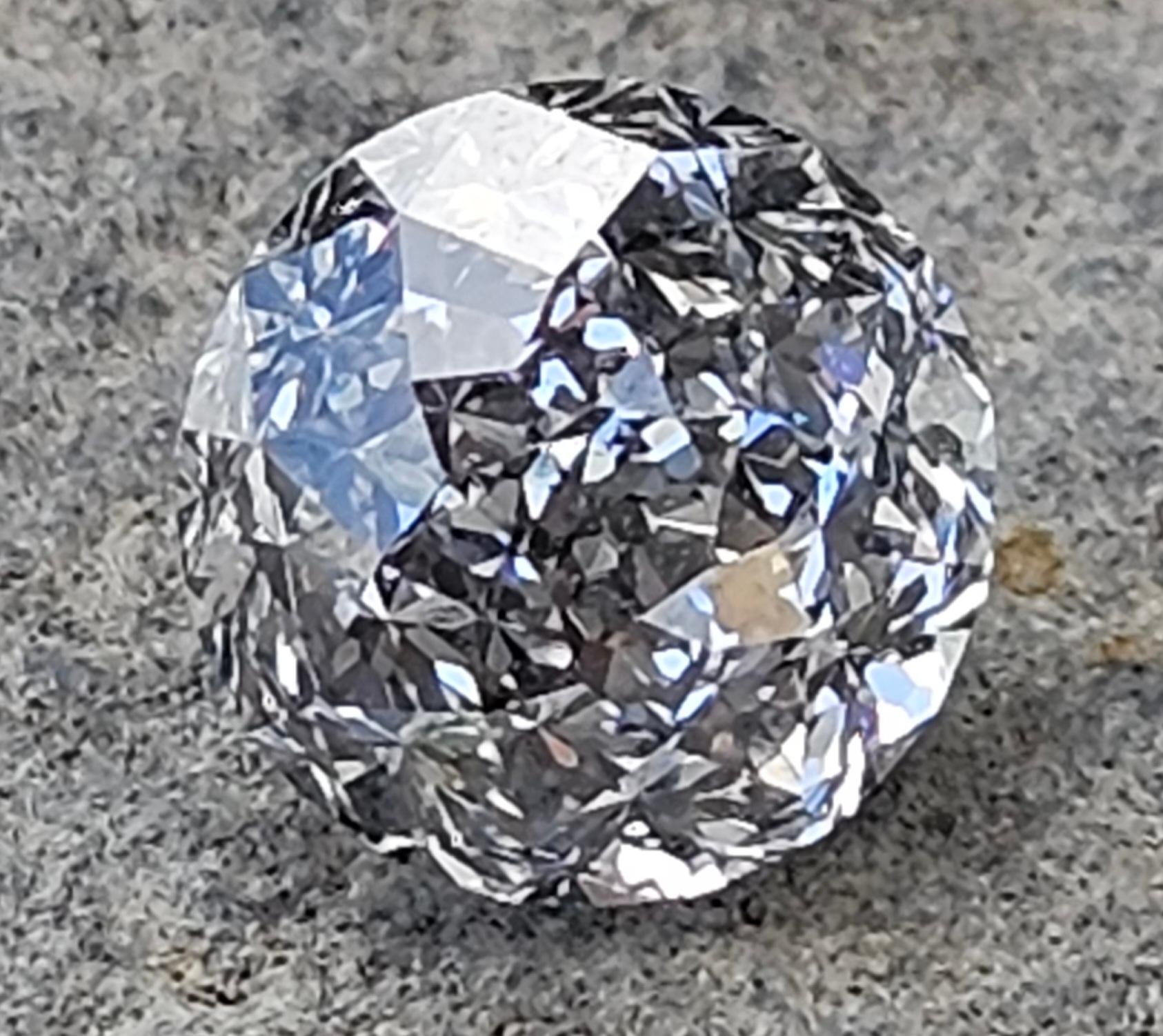 1.87 G SI1 GIA Certified Crown of Light Loose Diamond Round Novelty Cut In Good Condition For Sale In Northbrook, IL