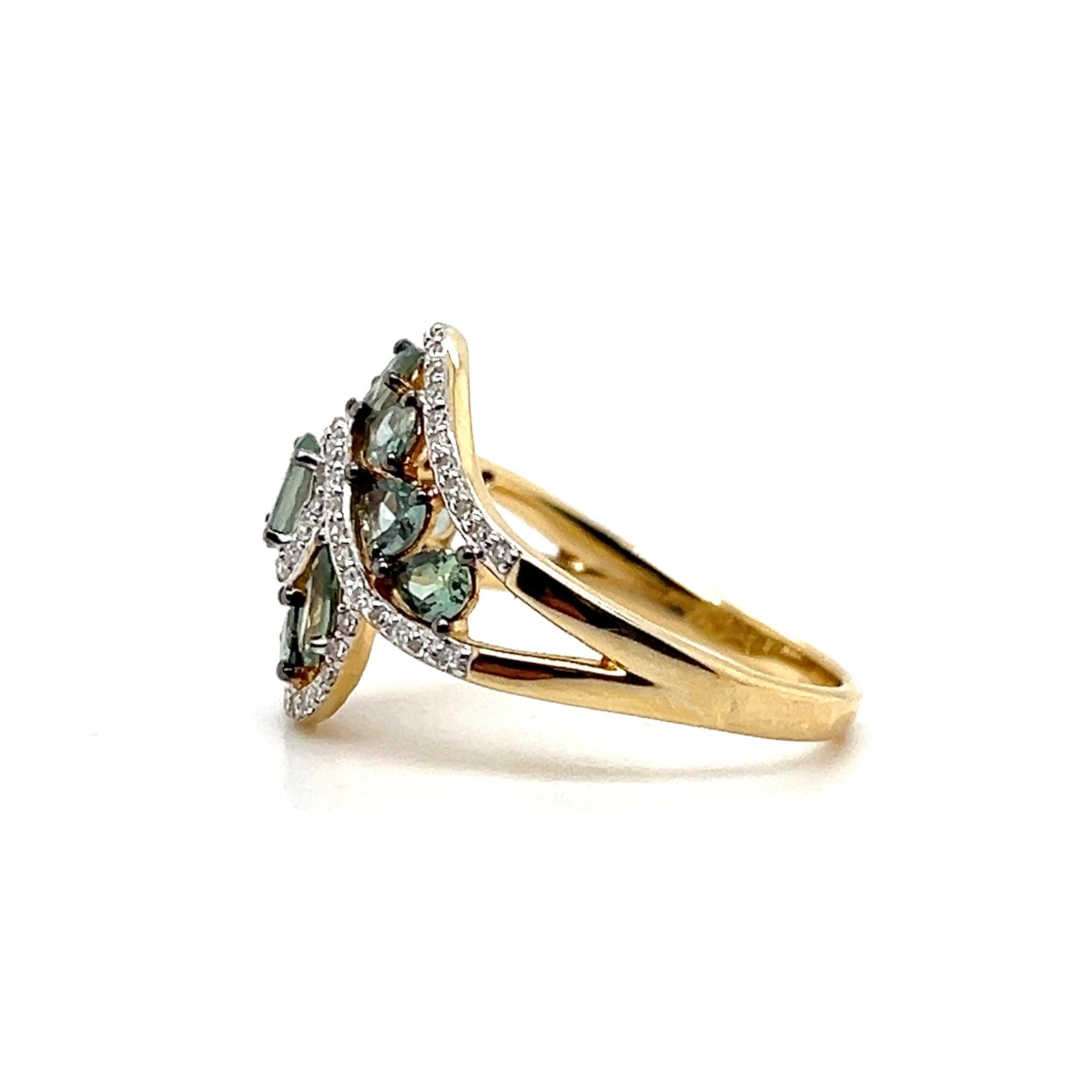 Vintage 1.87 TCW Chrysoberyl and Diamond Two-Tone Gold Cocktail Ring For Sale 4