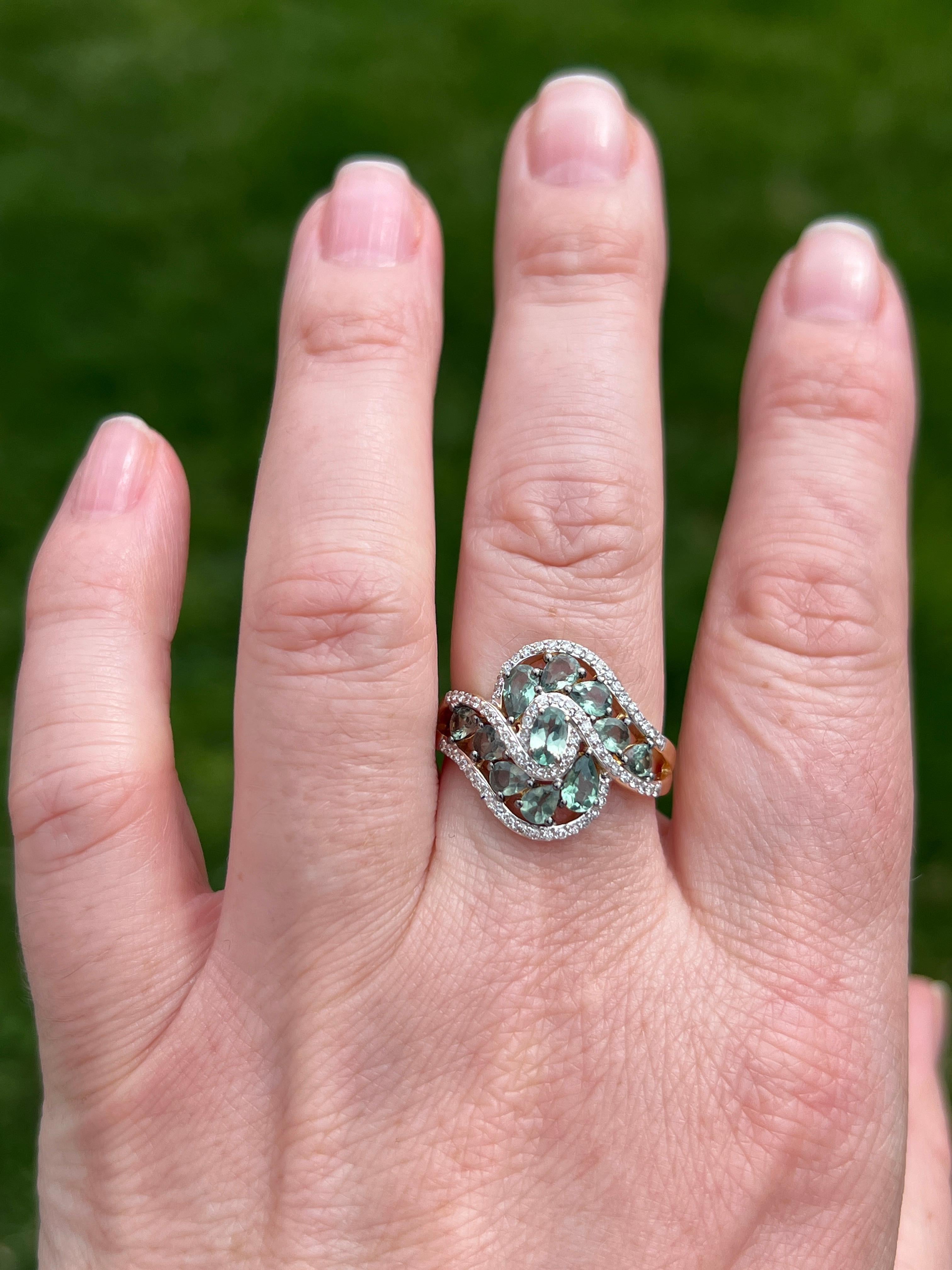 Vintage 1.87 TCW Chrysoberyl and Diamond Two-Tone Gold Cocktail Ring In Good Condition For Sale In Towson, MD