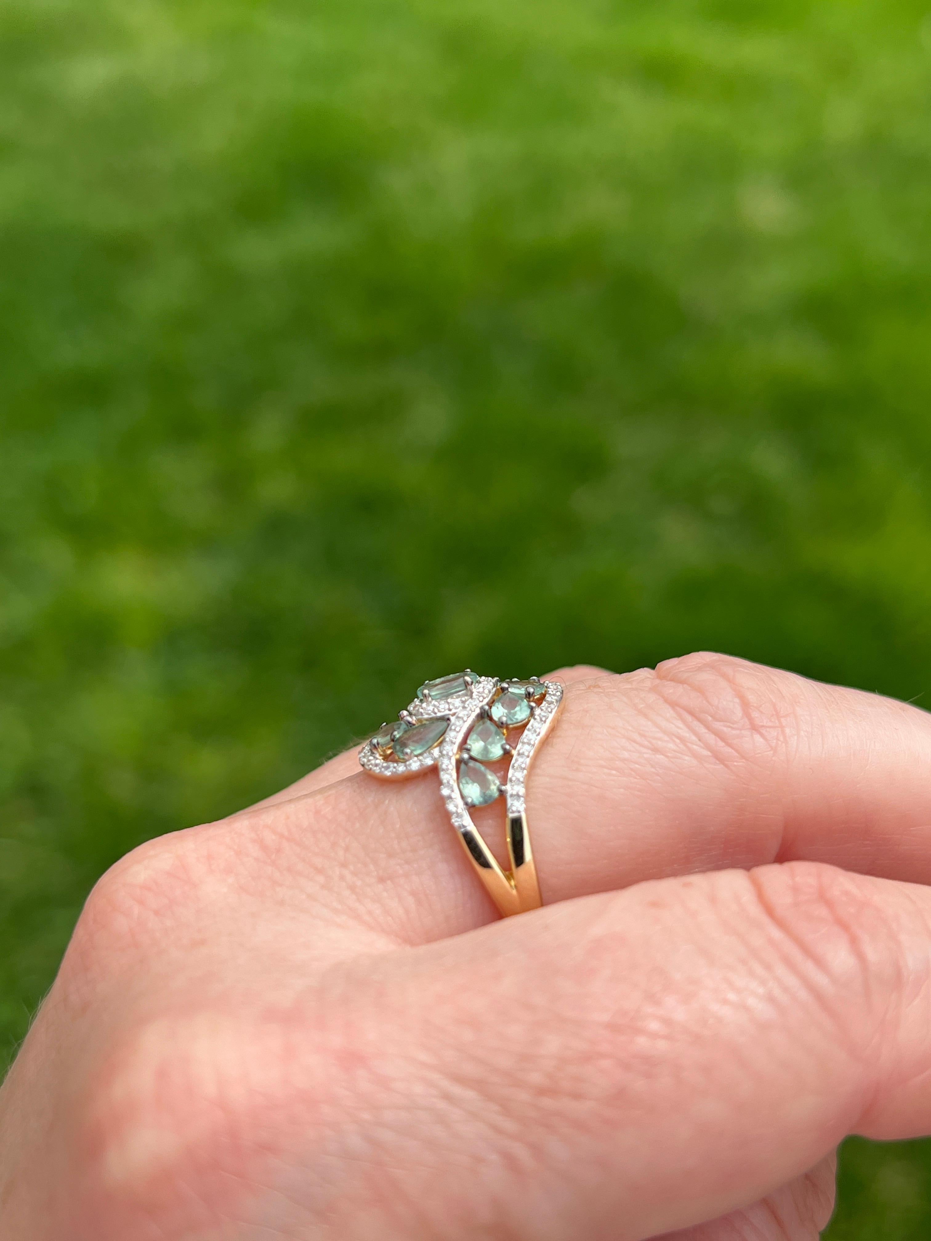 Women's or Men's Vintage 1.87 TCW Chrysoberyl and Diamond Two-Tone Gold Cocktail Ring For Sale