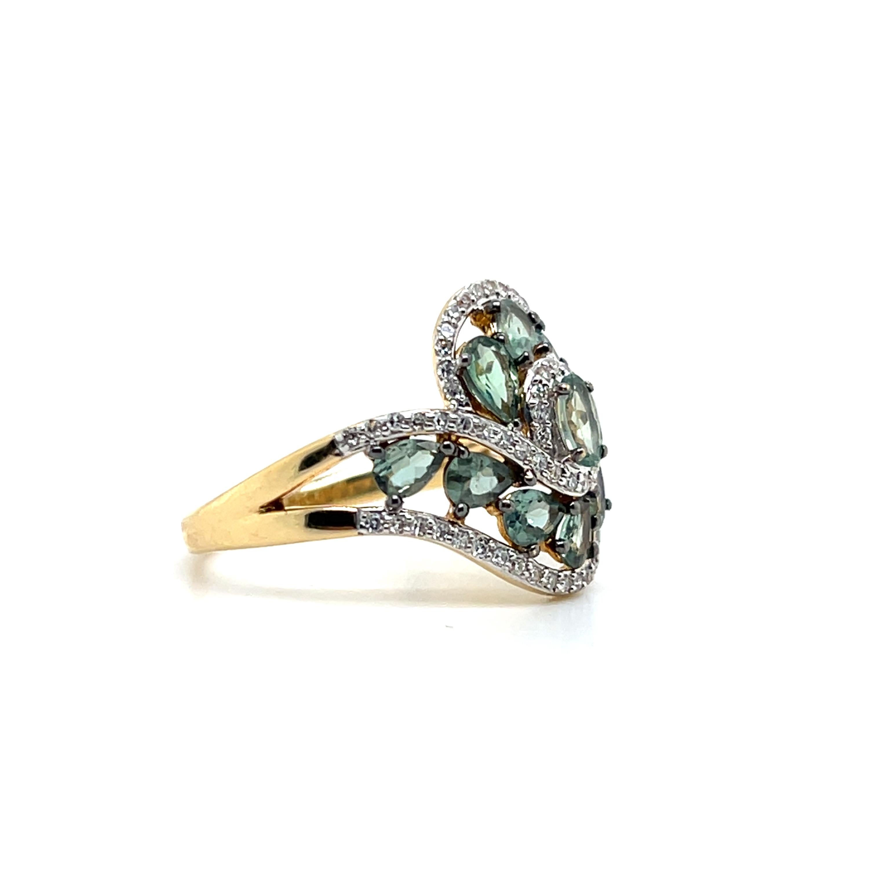 Vintage 1.87 TCW Chrysoberyl and Diamond Two-Tone Gold Cocktail Ring For Sale 3