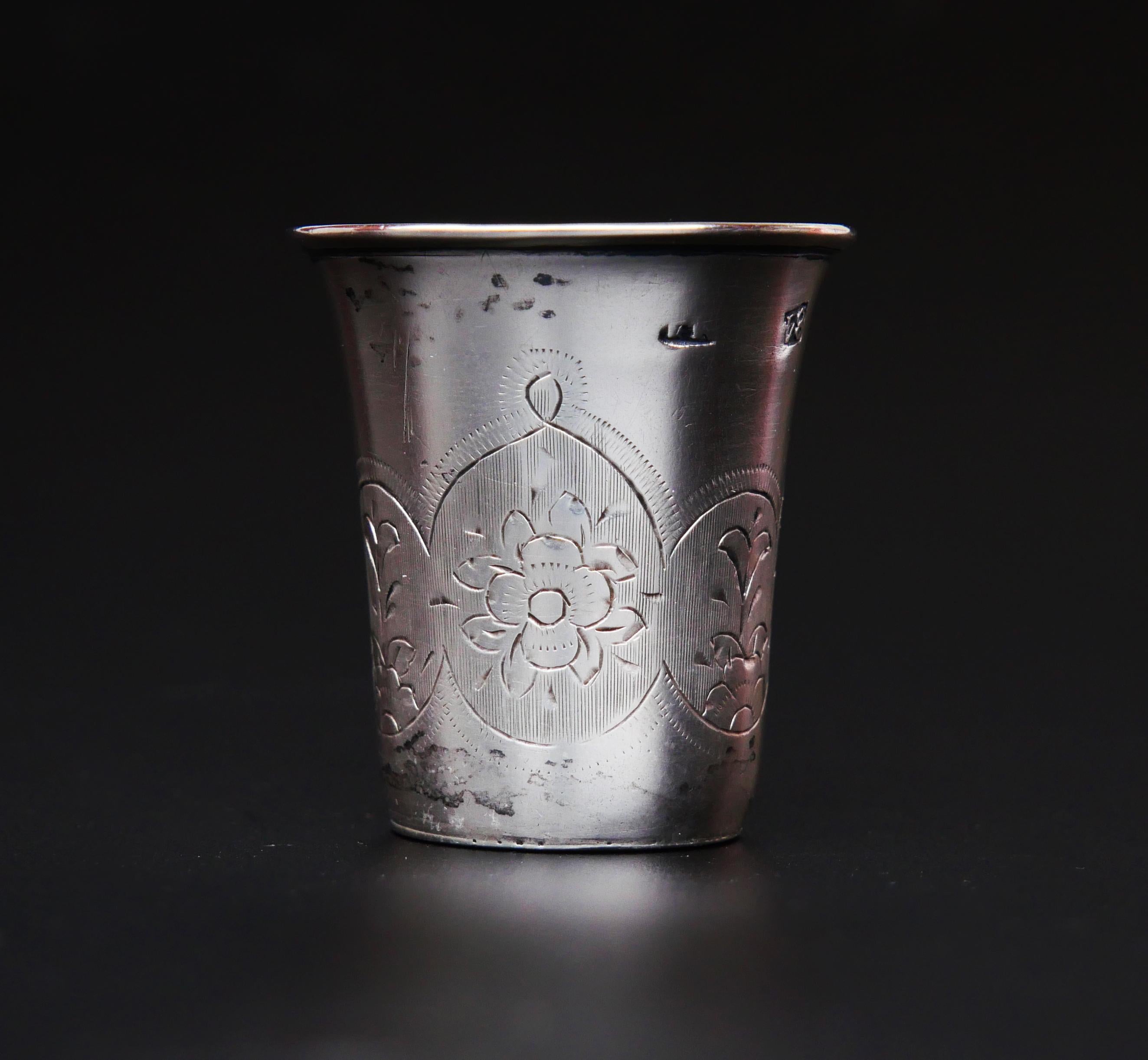 1870-1900 Quattro antichi bicchieri da vodka in argento Sterling 84/ 76 grammi in vendita 11