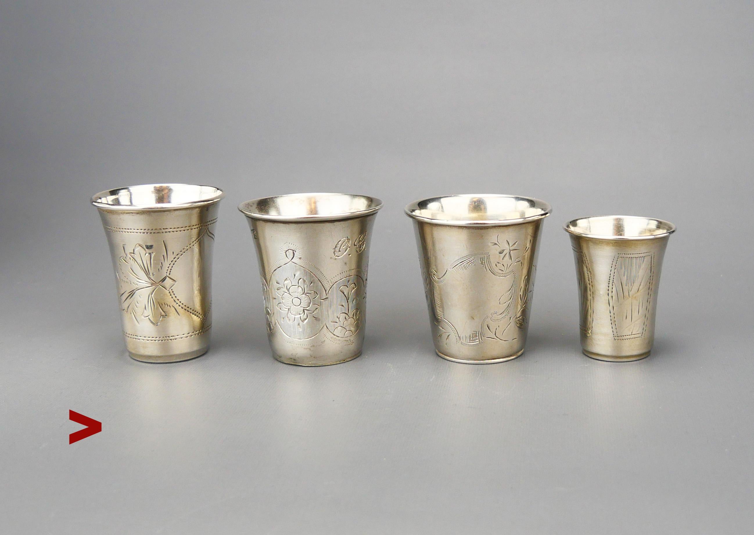 Impero russo 1870-1900 Quattro antichi bicchieri da vodka in argento Sterling 84/ 76 grammi in vendita