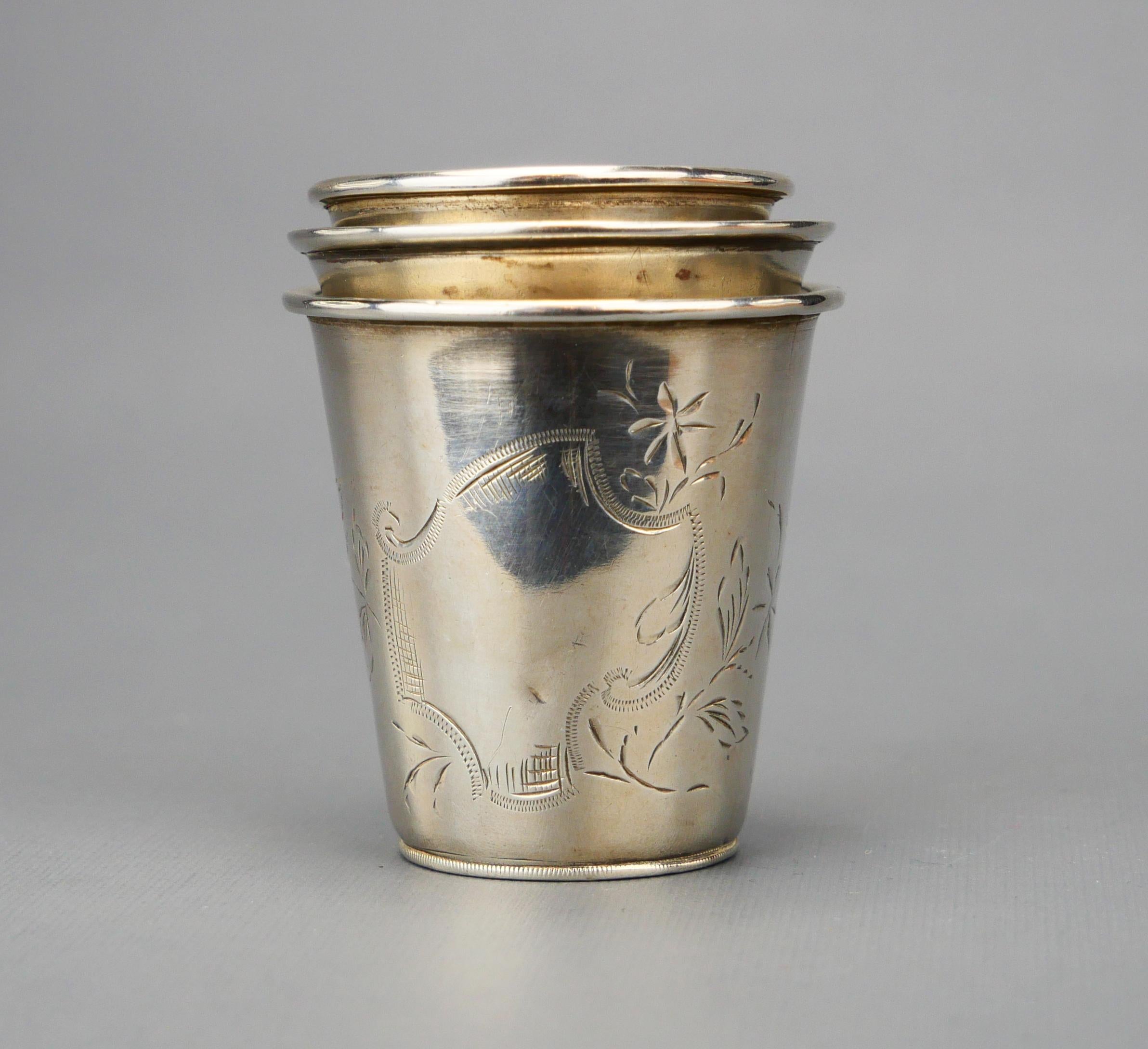 1870-1900 Quattro antichi bicchieri da vodka in argento Sterling 84/ 76 grammi in vendita 2