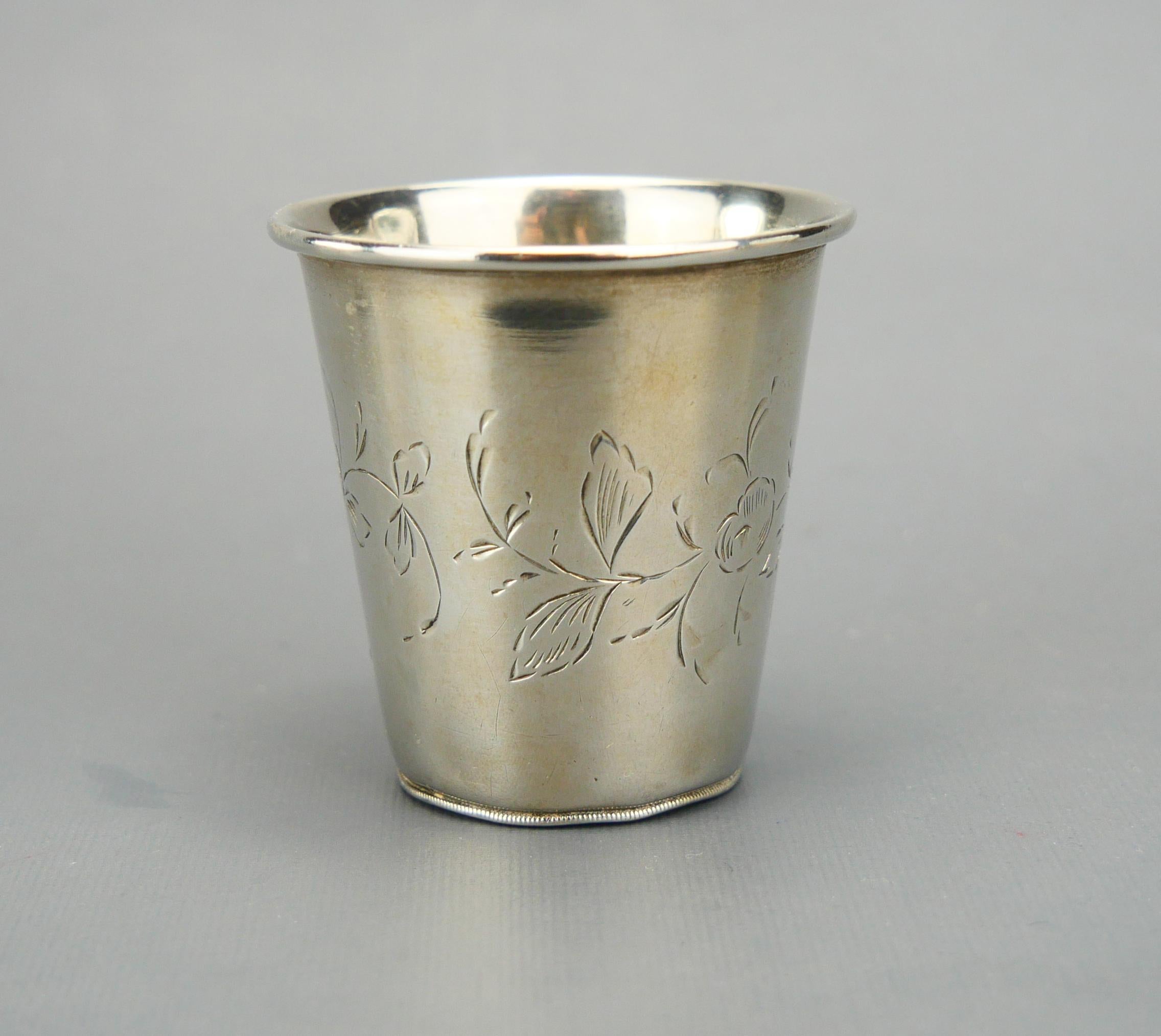 1870-1900 Quattro antichi bicchieri da vodka in argento Sterling 84/ 76 grammi in vendita 4