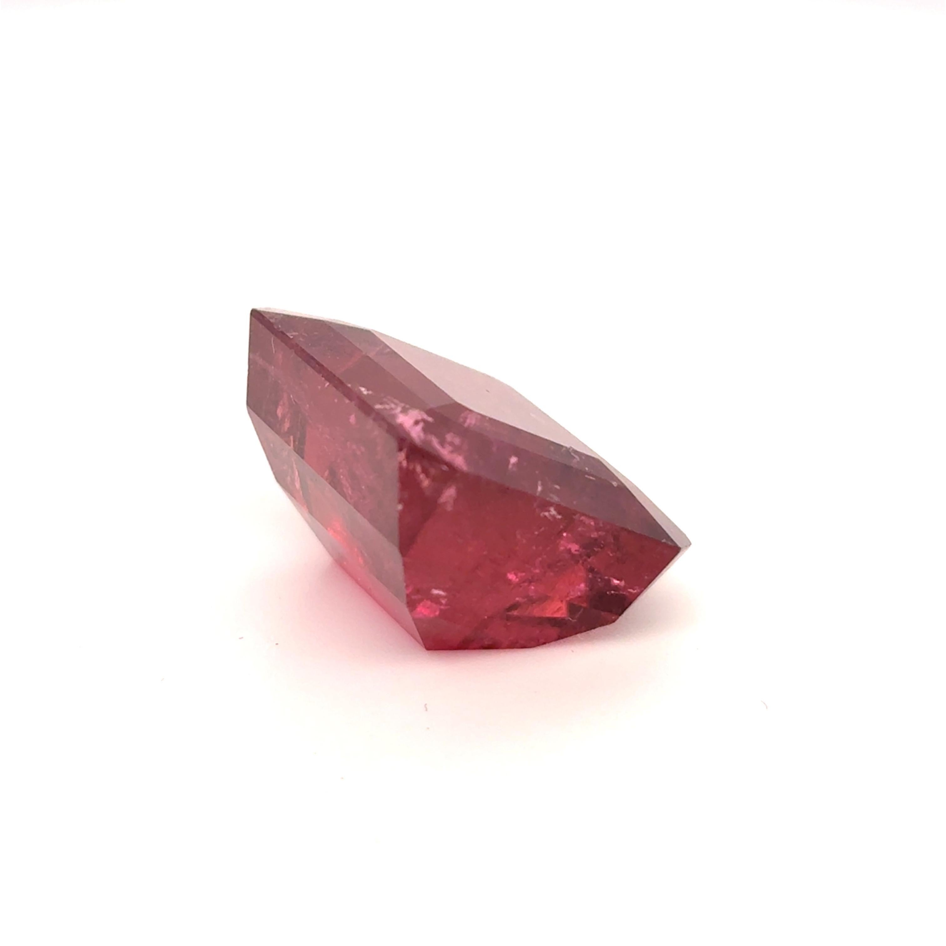 Pierre précieuse en rubellite taille octogonale 18,70 carats Neuf - En vente à Trumbull, CT