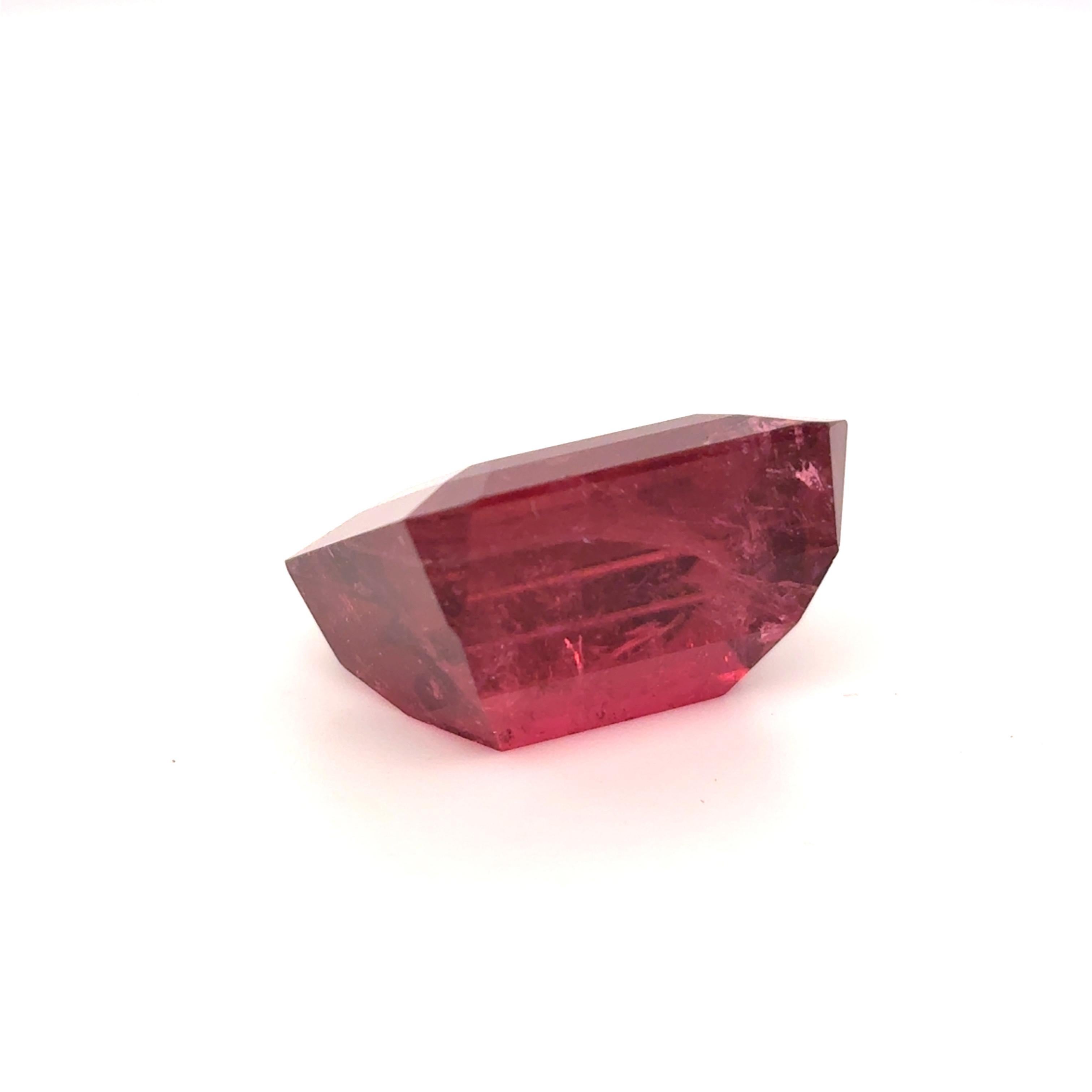 Pierre précieuse en rubellite taille octogonale 18,70 carats en vente 2
