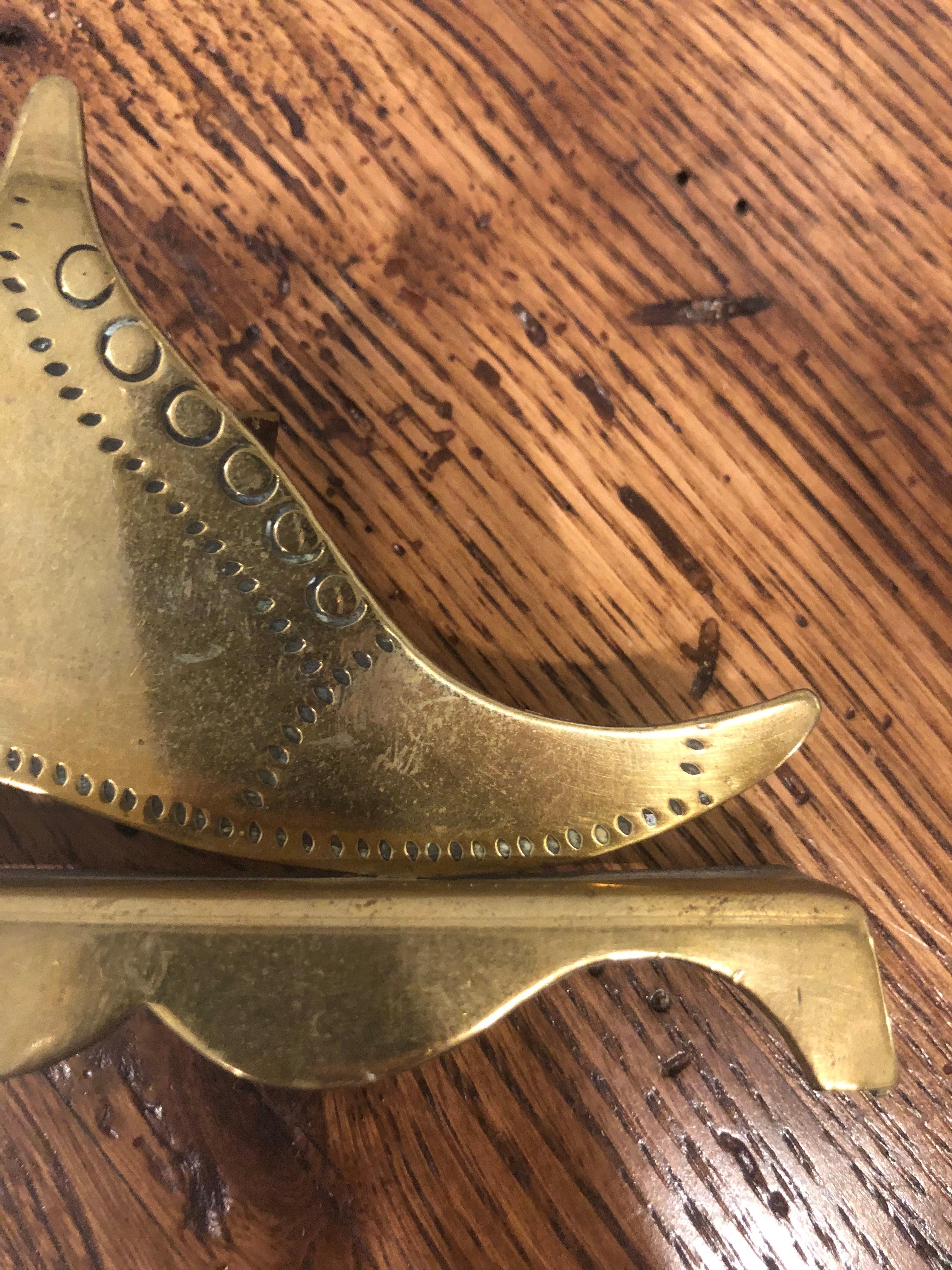 1870 English Brass Single Shoe Spill Vase Rear Holder For Sale 2