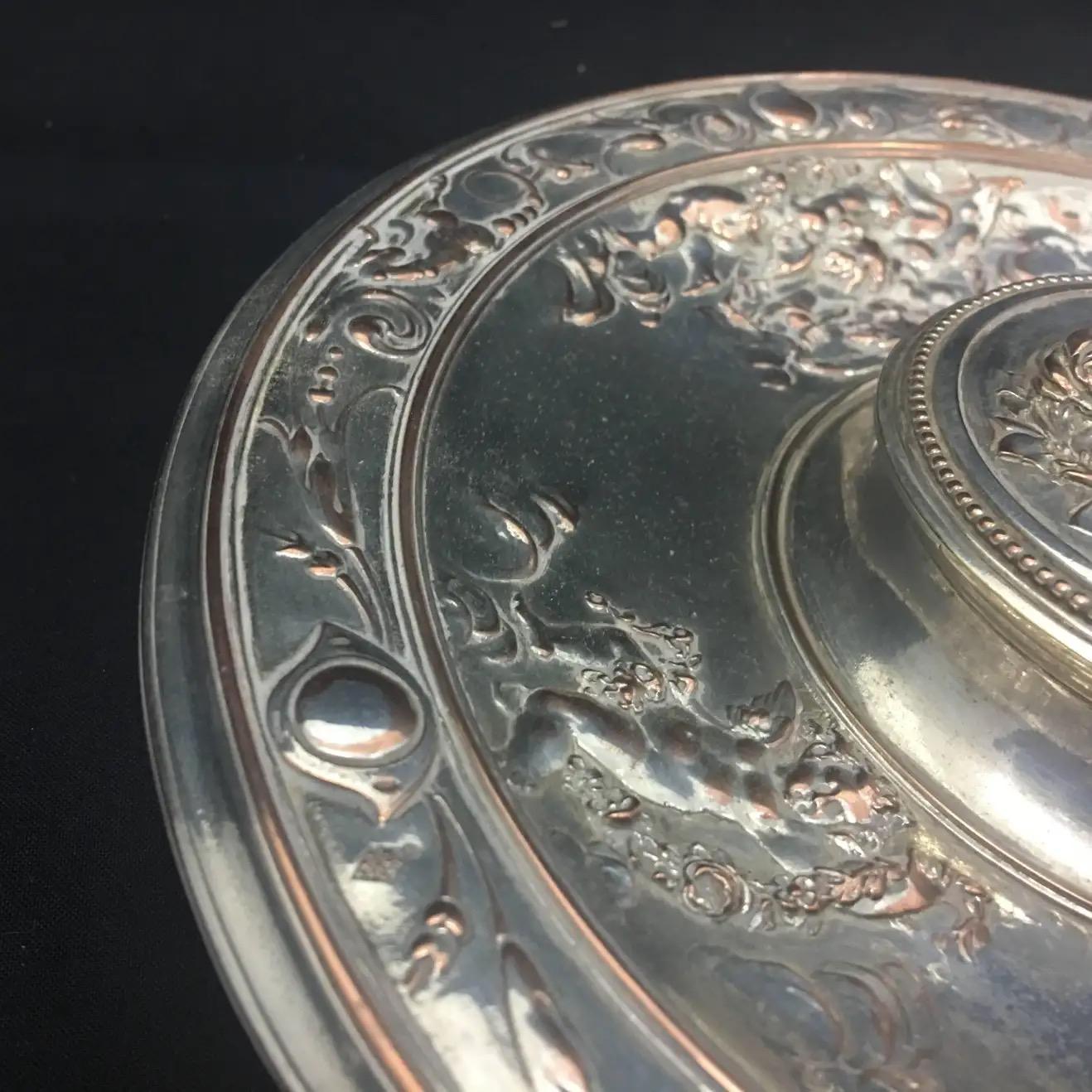 Verre Encrier britannique victorien en métal argenté de 1870 de T. Elkington en vente