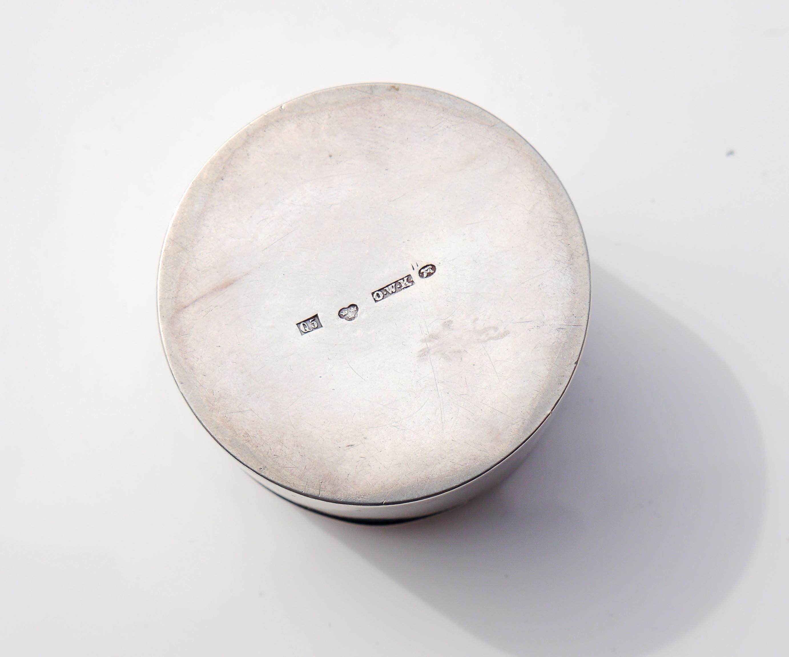 Tabatière 1870 Vanity Pill solide 830 Coin Silver / 42gr en vente 3